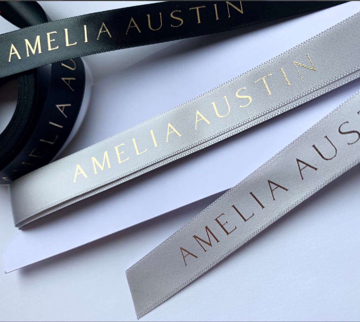 Did you know we also print ribbon? 🤍
Your Christmas message, logo or event details — printed in a range of colours, widths and lengths.
A small detail that makes gifts and branding feel that little bit more special.
#printedribbon #personalisedribbon #brandedribbon #brandedgifts #printtailors