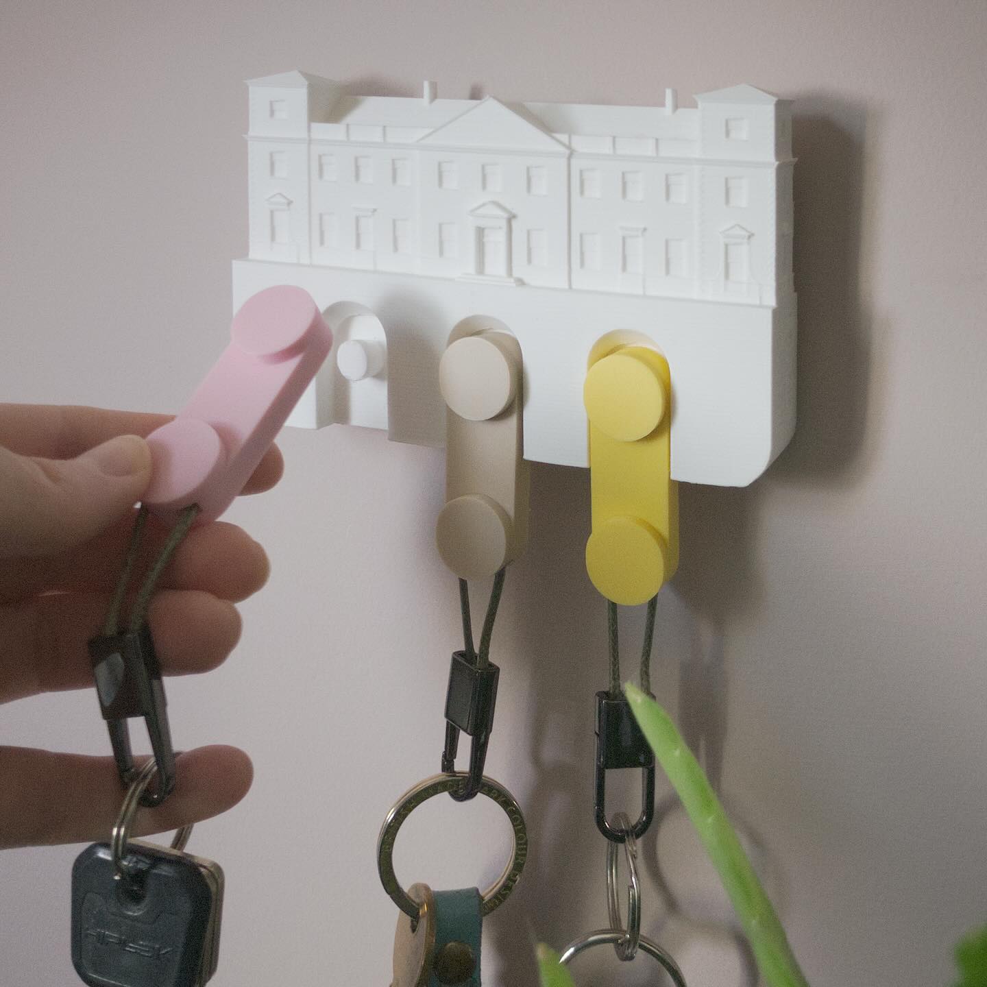 One of the things I enjoy most about running this small business is the constant process of learning and development - refining designs and making every piece better than the last. Our Porta keyrings have evolved in response to helpful customer feedback, now more durable with a better feel in the hand. The Porta is a piece where the personal meets the practical - now even better! 🔑 🏠 ✨ #keyholder #3dprinted #smallbusiness
