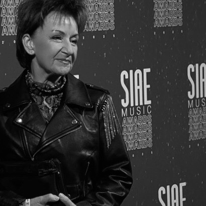 È stato un onore partecipare ai SIAE Music awards. Grata.
—-
What an honor to be part of the @siae_official Music Awards!
Thanks 🙏🏼 for having me!
#SiaeMusicAwards #SMA2025
📸 courtesy of @ezioc.77