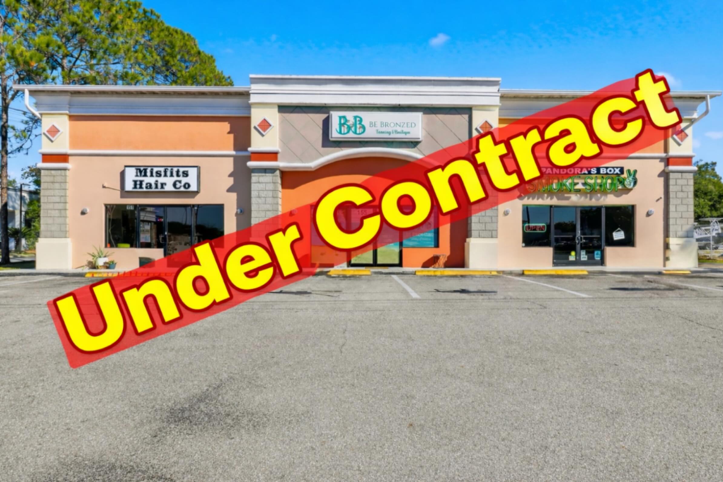Kicking off the new year with this building officially under contract 🎉🏢 Congratulations to the new owner as they step into their next chapter! Looking ahead to new opportunities - if you’re considering selling or have a referral, I’d love to connect 🤝 Stay tuned for more listings - this year is shaping up to be a busy one ✨📈 Referrals are always appreciated!