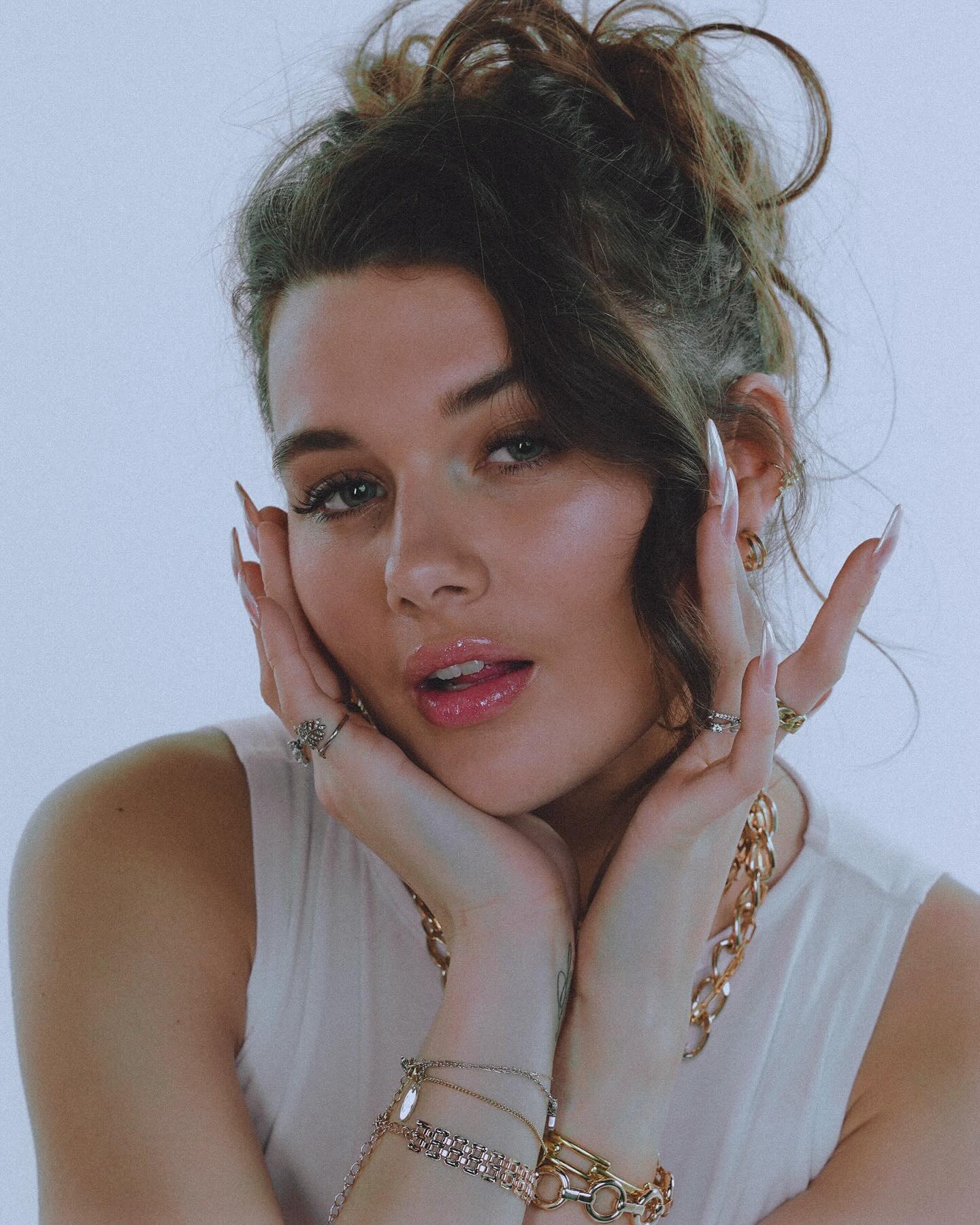 📸✨
Photographer : @justdesignfilms
Model : @yasmindyerxo
.
.
#studioportrait #londonstudio #studiophotoshoot #londonmodels #londonmodel #studiophotography #londonphotographer #model