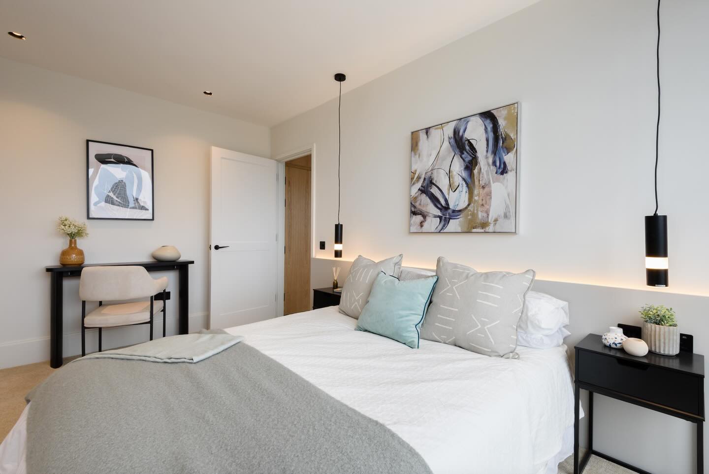 Artcene is the perfect place to slow down and stay connected.
Moments from green spaces, local cafés, and excellent transport links, it’s ideally placed for modern West London living.
Come and explore our six new show homes - viewings with @astonrowe and @core.london