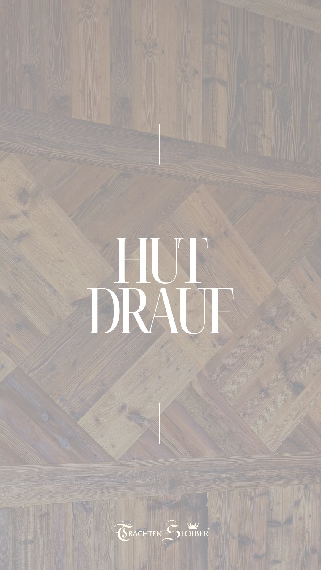 Wie lässt sich Tracht alltagstauglich kombinieren? ✨
Dieser moderne Mix aus Trachtenjanker, Jeans und schlichtem Body zeigt, wie Tracht auch außerhalb der Festl-Zeit wirken kann. Ohne Hut komplett alltagstauglich. Mit Hut dagegen eignet er sich ideal für die Adventszeit – zum Beispiel für einen Besuch im Wirtshaus oder einen winterlichen Ausflug.
#stoibertrachten #trachtenmode #trachtenliebe