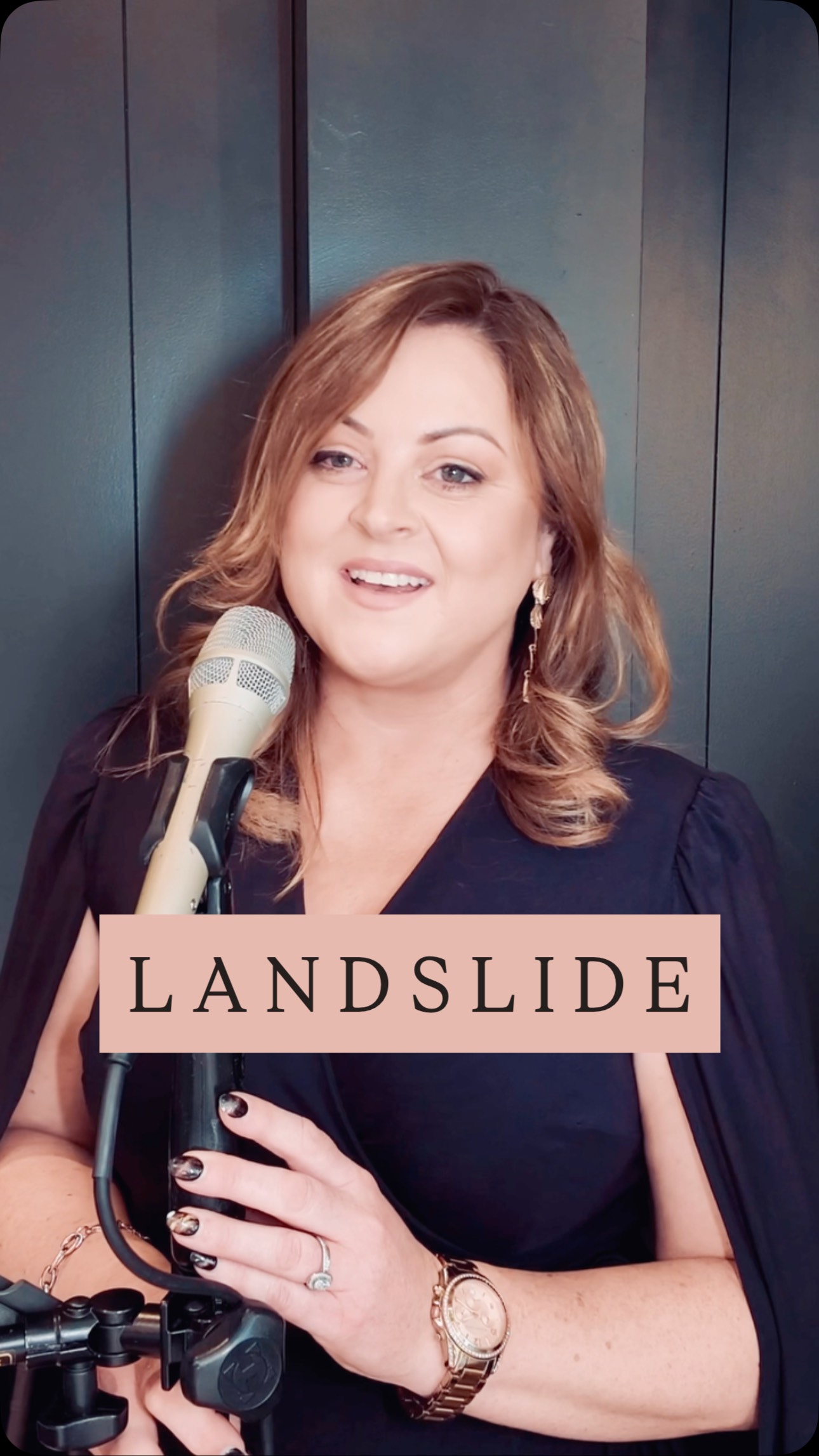 “Landslide” for Rachel & Conor in @cabracastlehotel as they signed the register
#irishwedding #landslide #cabracastle #irishweddingsinger #weddingsingerireland #weddingsinger #weddingmusic #irishweddings #irishweddingsuppliers #weddingmusicireland #weddingsong