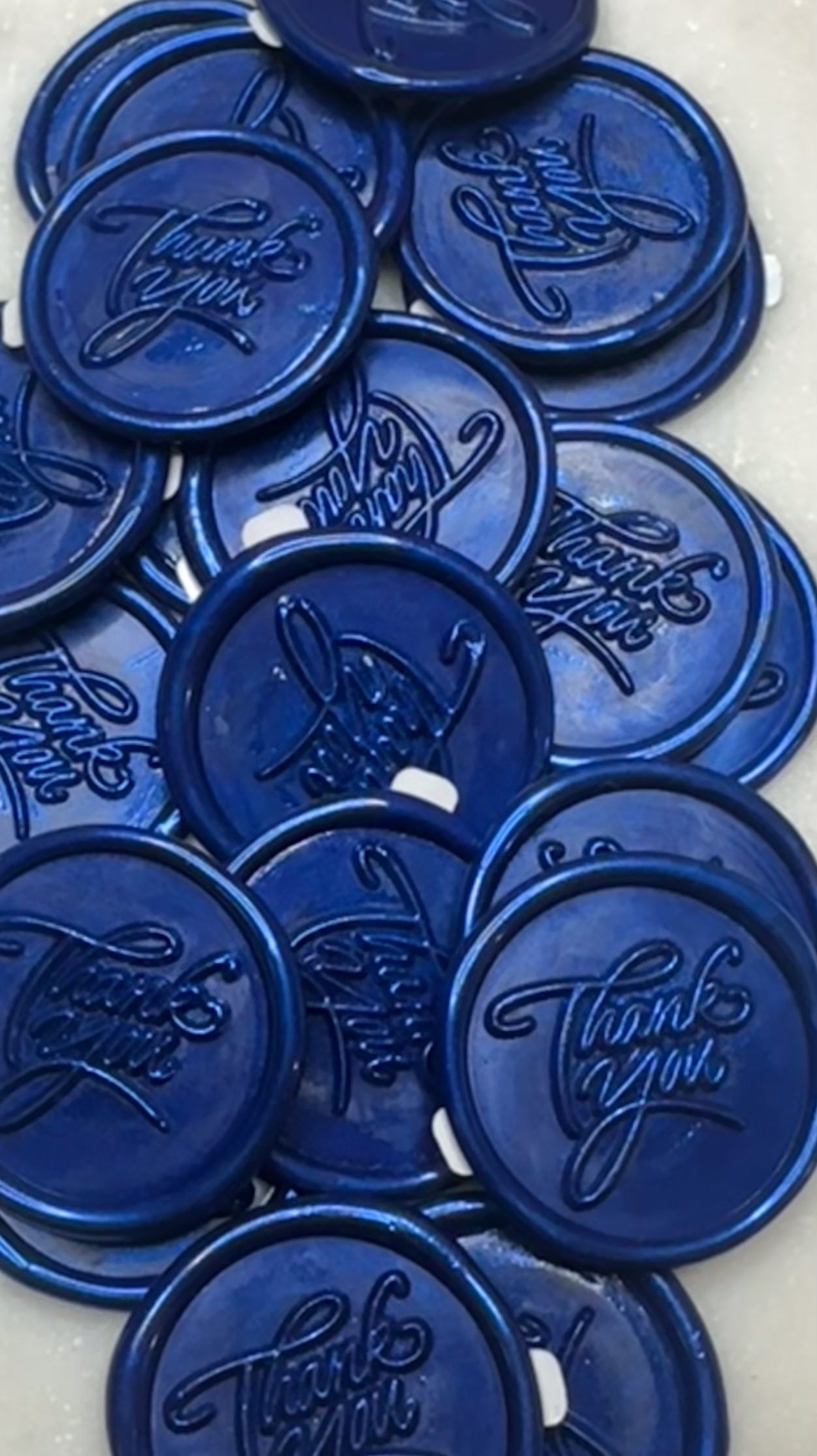 As the school winds down, it’s the perfect time to show a bit of gratitude to the wonderful teachers who have guided us and our kids through another year. Why not make your thank you extra special with a personalised wax seal? Our “thank you” wax seals add a classic heartfelt touch to any card, letter or gift. 🕯️💌
Order your thank you wax seals now and give your end-of-year note a touch of old school charm. 🍎 🎓
#ThankYouTeacher #WaxSeal #AussieTeachers #EndOfYear #Gratitude #StationaryAddict