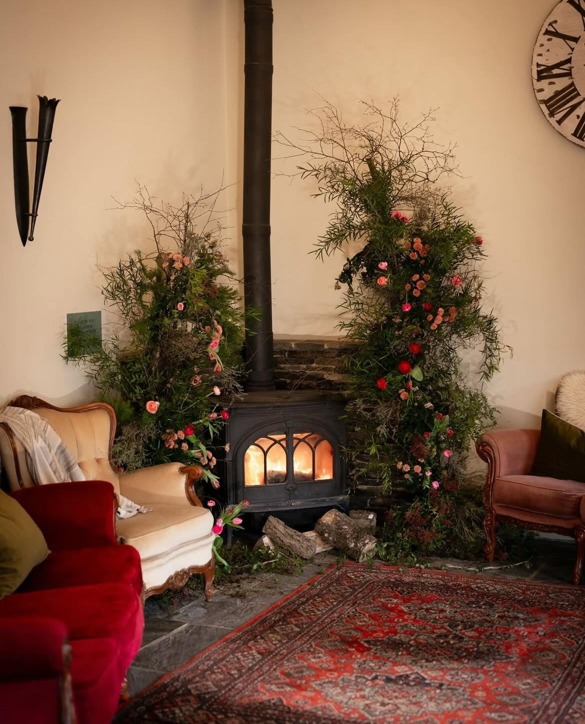 Our kind of cozy Christmas corner 🎄✨
We love seeing how our props, like our soft seating and rugs can be styled for any season.
If you’re planning a winter wedding or a unique event for late next year, let’s talk mood boards!
Want to have a look at our extensive prop and furniture catalogue? Head over to the website to see the goodies.
What is the first thing on your Christmas list this year?
#Prophire #Sussexstylist #Eventprophire #Cosyvibes
#Winterweddinginspo