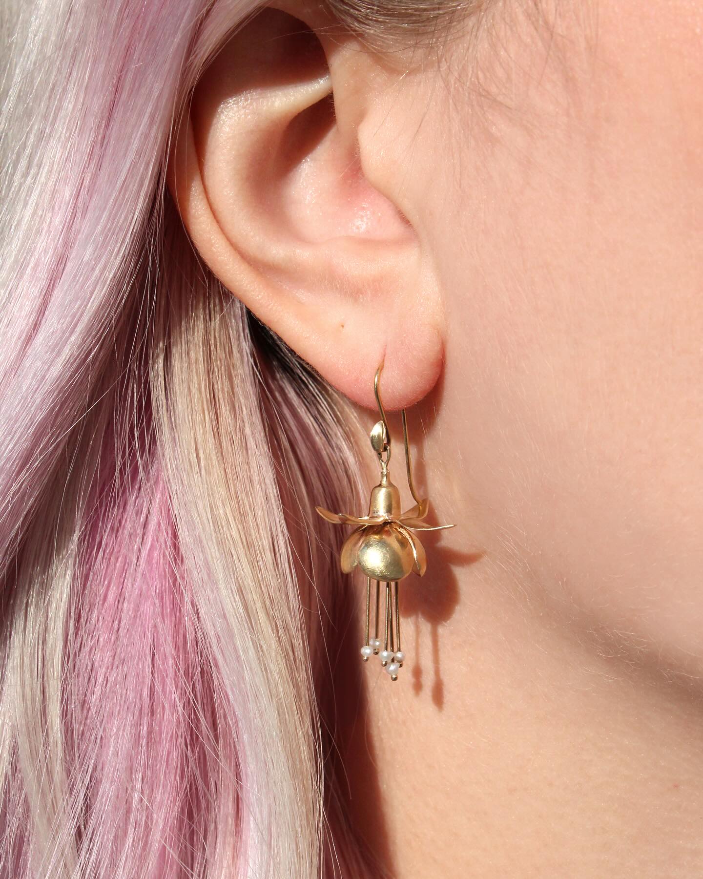 @annetteferdinandsendesign trunk show happening now! Final day, come play! ✨
#stylebymax #jotd #annetteferdinandsenjewelry #sparkle #gifting #handmadecrafted #artisian #jewelry #jewelrylover #natureinspired