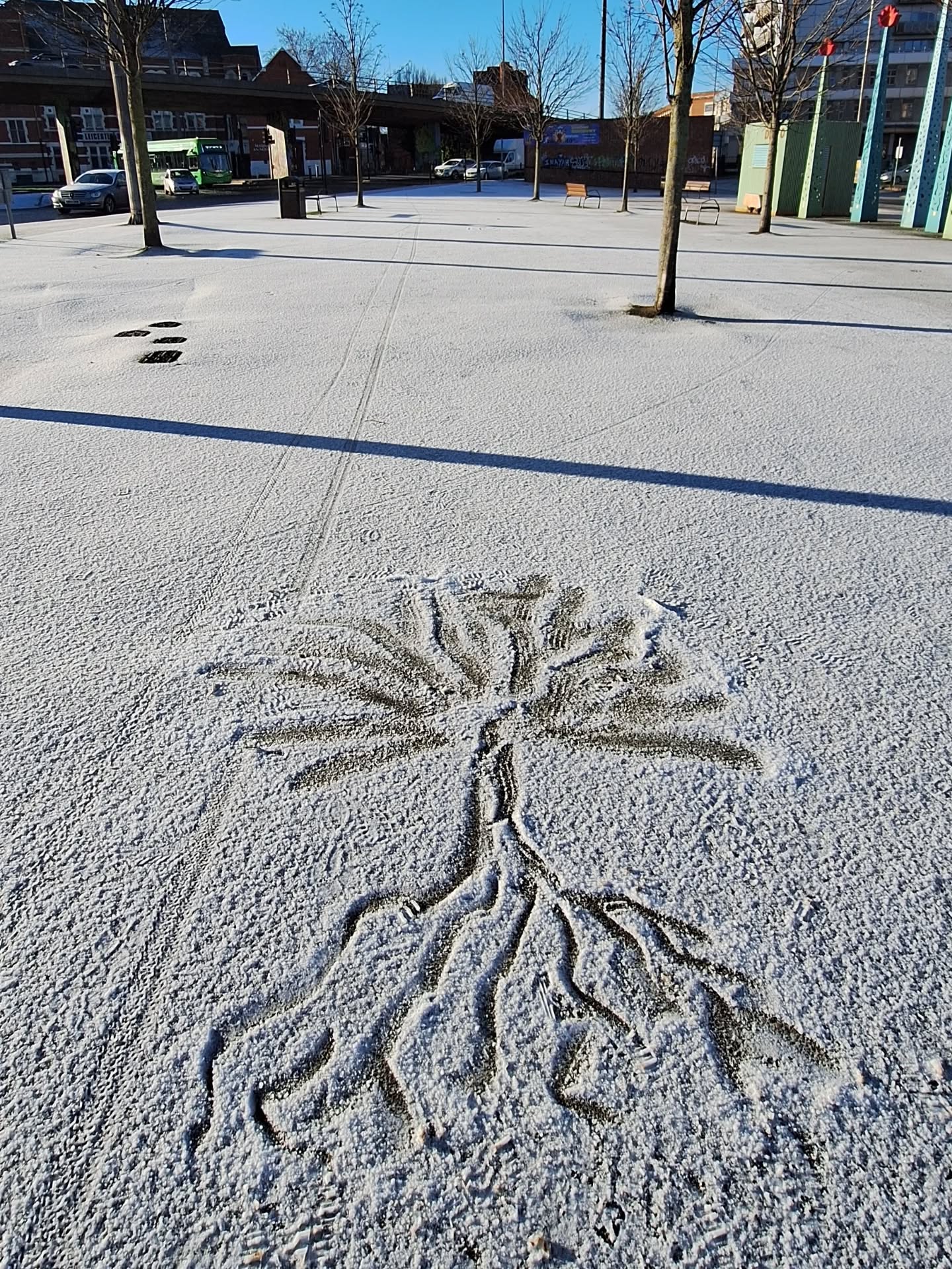 Drawing of a tree. 2026. Snow foot drawing. Leicester. An ephemeral installation
#artonthego #snow #instantaneous #thatsathought #newyear