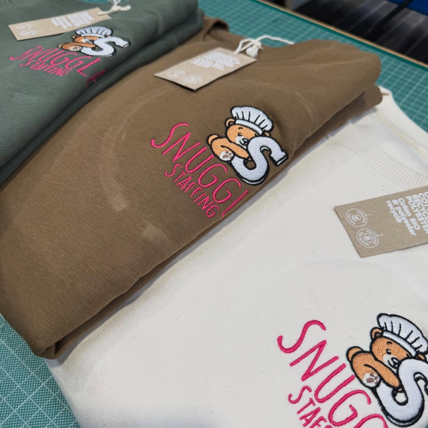 Some lovely Native Spirit Sweatshirts for Snuggle Staffing
.
.
.
#autumn #winter #jumper #sweatshirt #clothing #sweat #clothing #printers #decorators #silkscreen #screenprinting #ink #colour #print #embroidery #directtofilm #directtogarment #product #garment #tshirt #hoodies #screenprintinglife #embroidered