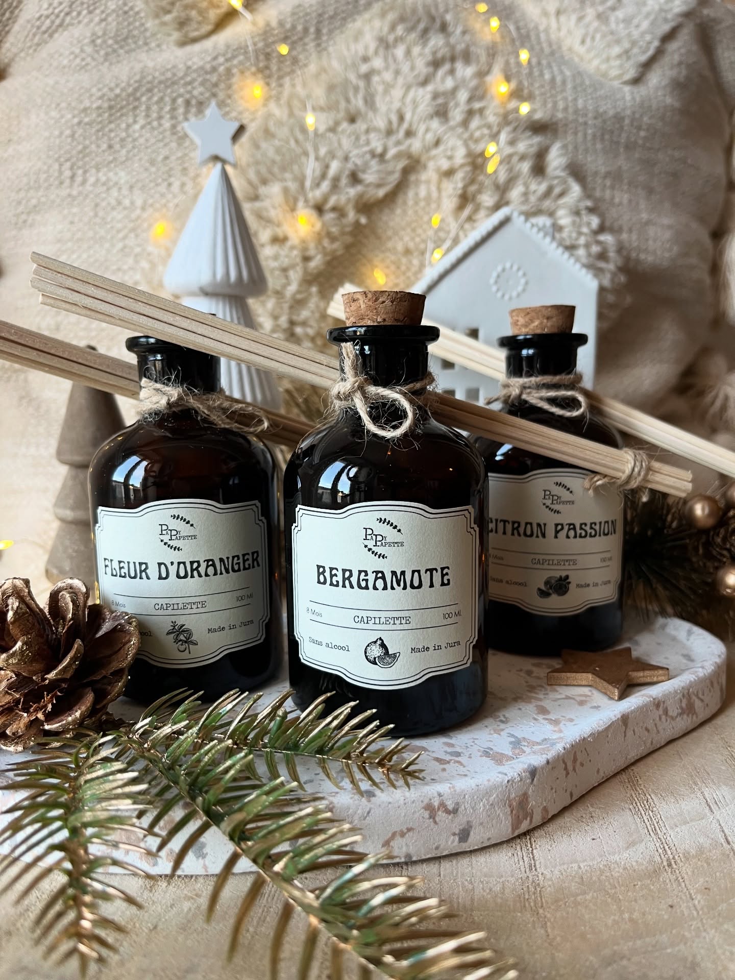 ✨Dans la collection JINGLE CHIC !, je demande une idée cadeau pour offrir✨ :
🥂lors d’une invitation à dîner
🎅🏻à l’occasion d’un secret Santa en famille
🌲ou tout simplement pour soi, pour apporter une touche cocooning à son intérieur !
👉Chez Maison Palou, on a tout ce qu’il vous faut ! Des sublimes diffuseurs de parfum de la marque @papypapette
🤎Vous les avez beaucoup aimés lors de la vente privée de ce week-end ! Il m’en reste encore quelques exemplaires !
🇫🇷100% made in France (Jura)
🛠️Entièrement fabriqués à la main
👌Solution parfumée sans alcool
🌱100% biodégradable
🪄Dans un flacon en verre ambré facilement réutilisable après
⏳Durée de diffusion : +/- 8 mois
▶️ 6 senteurs disponibles proposées chez Maison Palou 1809 : Citron passion, Fleur d’oranger, Gourmandise, Epicea, Fleur de coton et Bergamote (victime de son succès)
🌸Tous sentent divinement bon ! Le plus dur, c’est de choisir !
🛒 Retrouvez-les sur la boutique en ligne www.maisonpalou1809.fr
~~~~~~~~~~~~~~~~~~~
🤎MAISON PALOU 1809
✨Boutique en ligne de bijoux fantaisie en acier inoxydable et autres accessoires tendance
📍Vaucluse, Avignon
#noël #idéescadeaux #madeinfrance