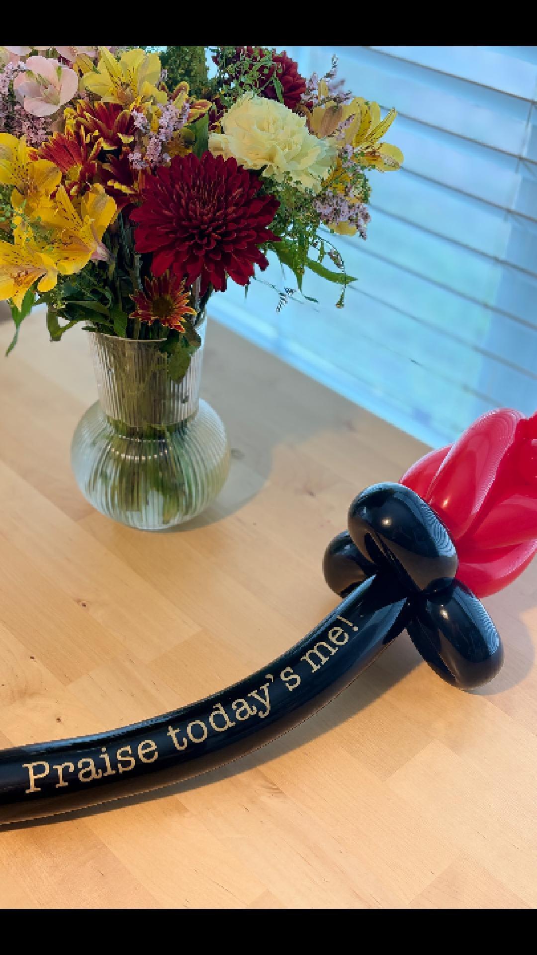 âWhen you need a little praise, donât wait for someone elseâgive it to yourself. Treat yourself to flowers, enjoy your favorite coffee, and create something beautiful. All these small things will brighten your day!ââ¤ď¸
#balloondecor #flowerbouquets #balloonbouqet #treatyourself #sanantoniotx