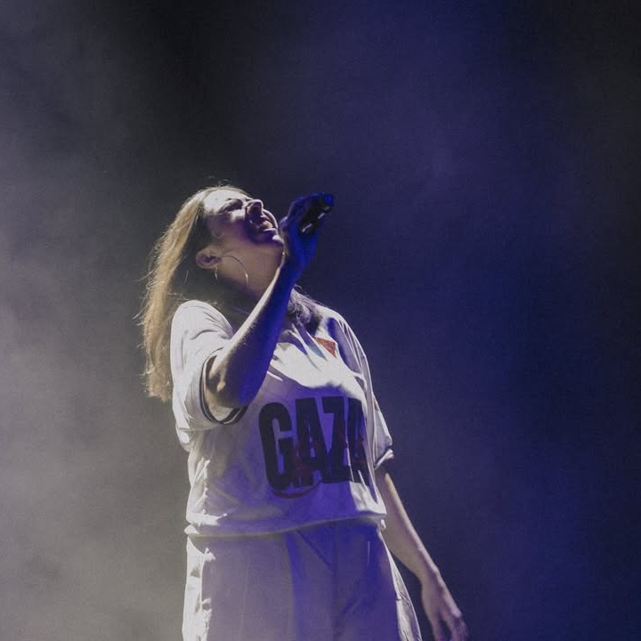 📸 Recompilación de imaxes das camisetas do Amal x Gaza.
⚪⚫ Branca ou negra? Cal che gusta máis? 🤔
1 @woyza
2 @somos.bala
3 @mondra.gz
4 @boyankakostova
5 @apardo__ | @david_rodseo
6 @tanxugueiras
7 @mondra.gz
8 @yume._.ueda
9 @garciamc__
10 @patriciasinprisa
📸 @mario.llorca.loureiro e @pixelinphoto, entre outros!😅
👕By: @wearezico
#amalxgaza #palestina #gaza #fundaciónaraguaney #pontedeculturas #santiagodecompostela