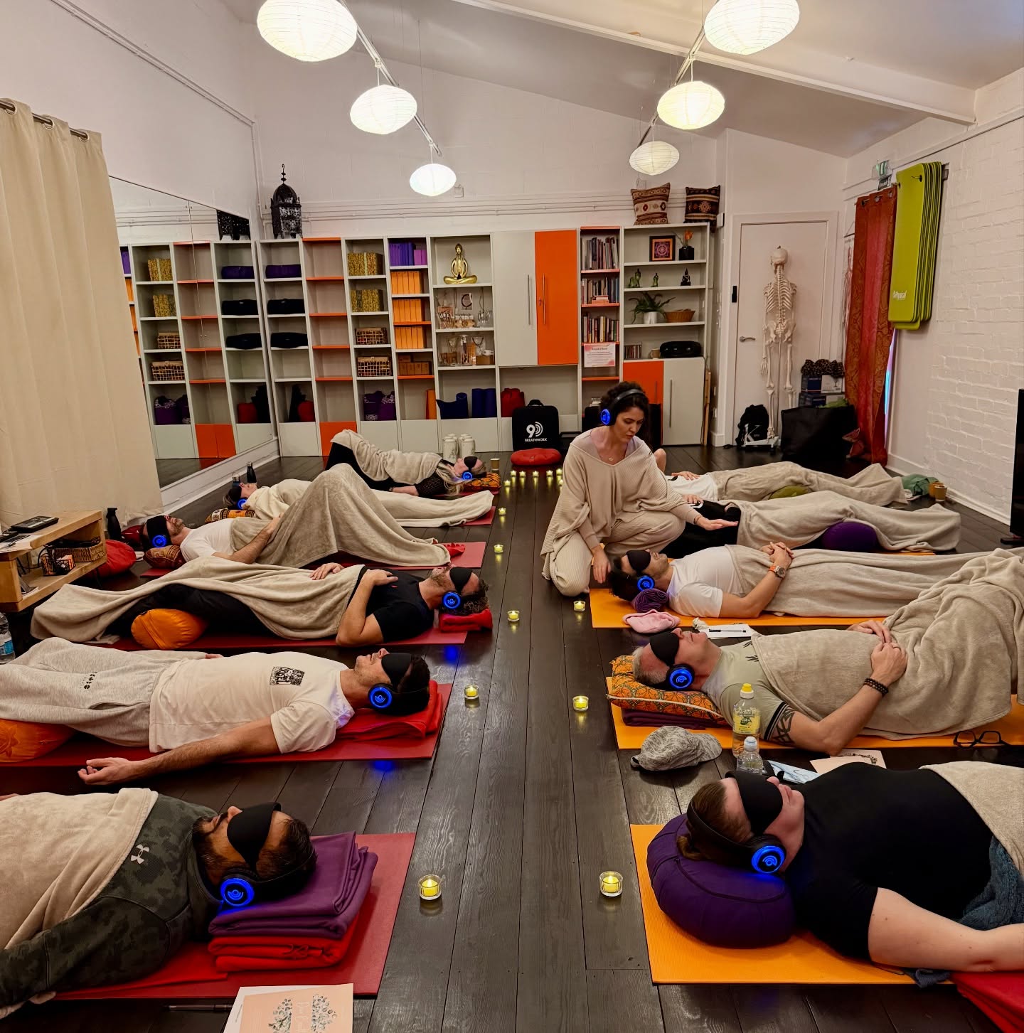 I keep looking at this photo…
the last session of the year…
and something inside me aches and softens at the same time.
To every single soul who has breathed with me this year —
you have no idea how much you’ve touched my heart.
You came into these rooms carrying your stories, your heaviness, your hope…
and you allowed me to witness you.
To hold space for your shaking, your tears, your releases, your quiet breakthroughs.
You trusted me with the parts of you most people never see —
and that trust has changed me in ways I can’t put into perfect words.
And now… this space, Yoga for Harmony,
the place where I took my very first steps as a facilitator,
the room that held so much healing, so many moments that felt sacred…
it’s closing its doors in December.
So next year, I’ll be searching for a new home for these journeys —
somewhere warm, somewhere safe, somewhere where your hearts can land softly.
I don’t know where it will be yet…
but I’m trusting life, the same way I ask you to trust your breath.
If you know a space that feels right,
I would truly love to hear your recommendations.
But most of all… thank you.
For every breath we shared.
For every moment of truth.
For letting me walk beside you in your healing.
I carry all of it — and all of you — in my heart.
🧡
#9DBreathwork #BreathworkJourney #BreathworkHealing #SomaticHealing #EmotionalRelease #NervousSystemHealing #TraumaHealingJourney #InnerChildHealing #HealingFromWithin #ConsciousBreath #InnateLayers #HealingCommunity #HeartLedHealing #HealingSpaces #HealingTogether #ComeAsYouAre #LayersOfYou #ReturnToYourself #YogaForHarmony #WindsorUK #WindsorWellbeing #WindsorEvents #BerkshireWellbeing #BreathworkUK #EndOfAYear #NewBeginningsAhead #HonouringTheJourney #SacredSpaces #GratefulHeart #HoldingSpace