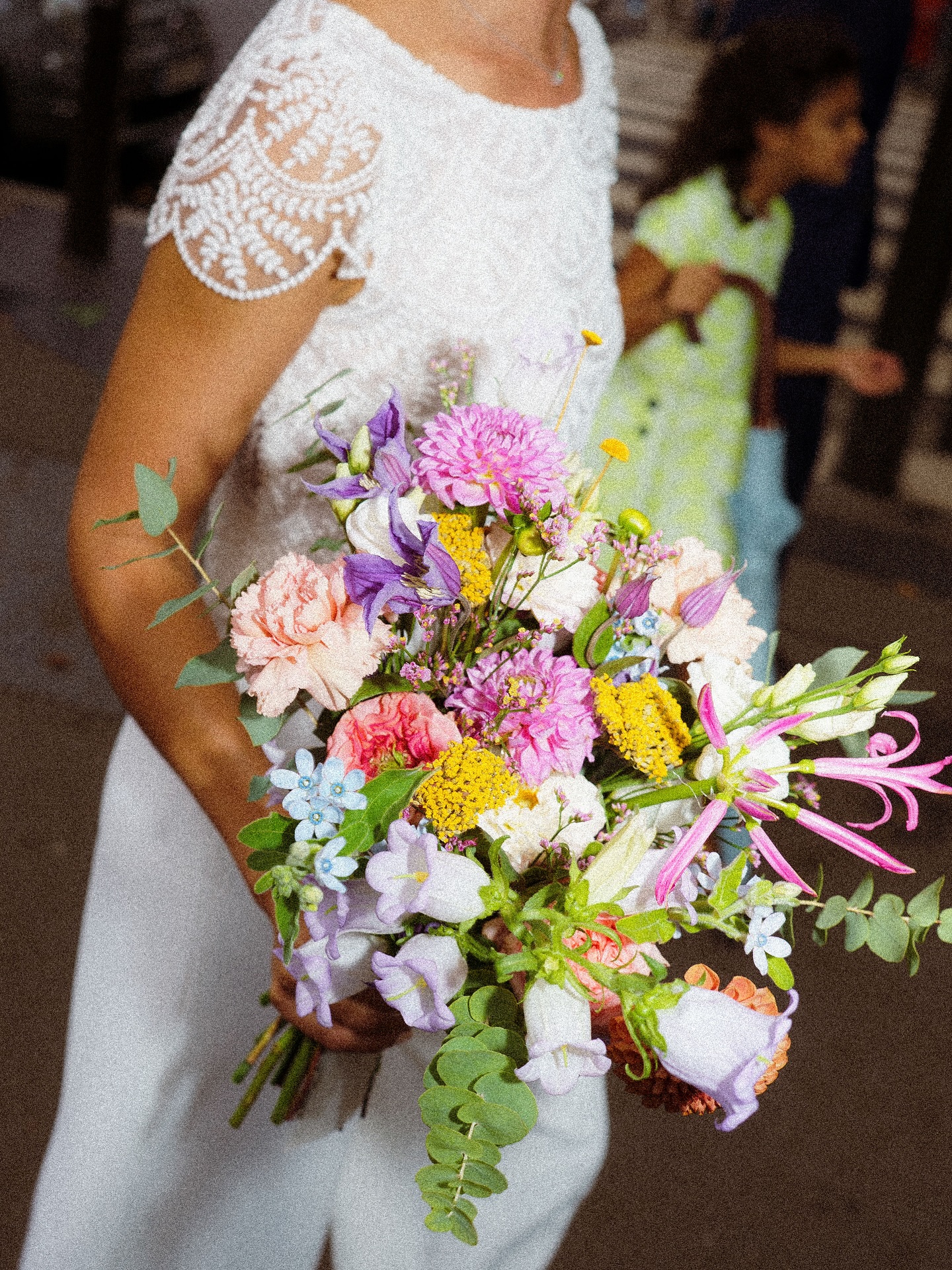 Marche fleurie à Boulogne
#weddingphotographers #photographedemariageparis #wedding #weddingphotoinspiration #weddingphotographers #walkinparis #justmaried #photographedemariage #mariageaparis