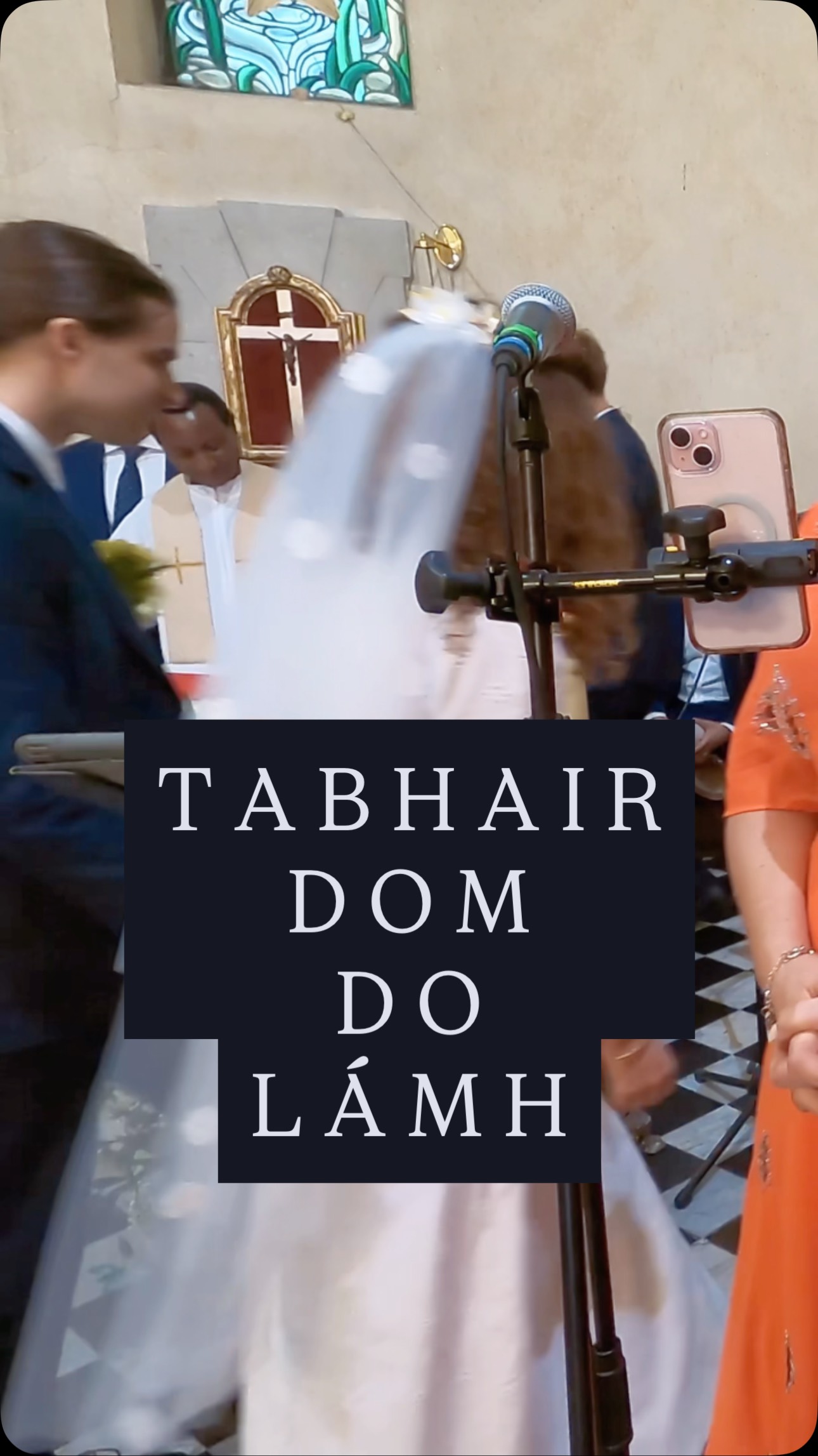 A little snippet of “Tabhair Dom Do Lámh” as Cora & Matija did some admin in the background!!
#signingtheregister #tabhairdomdolámh #irishsong #irishmusic #irishweddingsinger #weddingsingerireland #weddingsinger #weddingmusic #irishweddingsuppliers