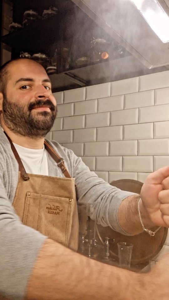 Silence, ça cuit....
#benedettoconfituresatypiques #confitureartisanale #confituresatypiques #jam #jaminparis #jamlove #jamstore #marmellata #production #fabriqueaparis #food #foodie #foodblogger #foodlover #instagood #instafood #weekend #dimanche #weekendvibes #goodvibes #grocery #atelier #paris #montmartre #foudecuisine #foudepatisserie #pastry #pastrychef #beardmovement #foodart