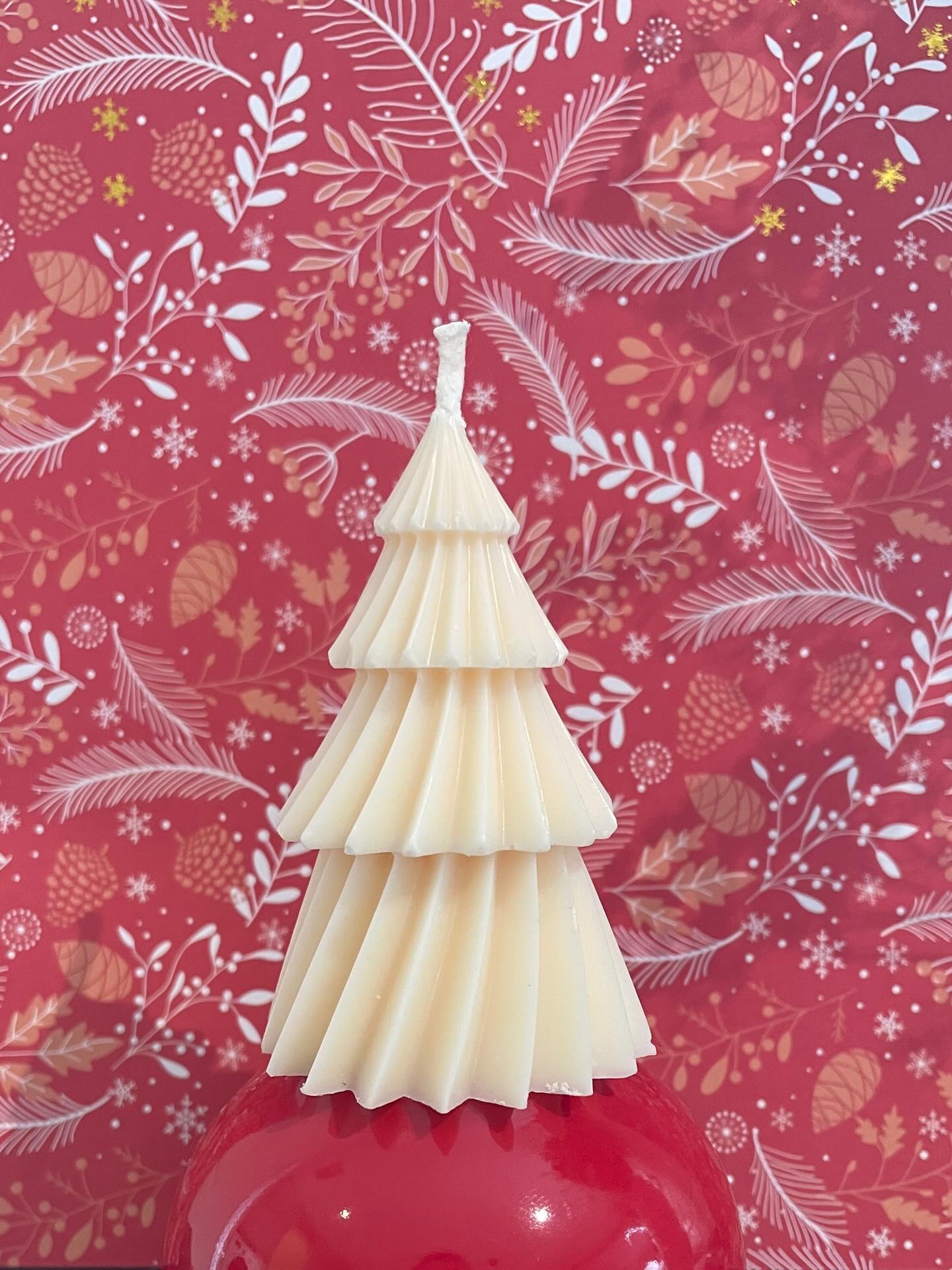 La collection de Noël est en ligne !
Découvrez petits et grands sapins pour illuminer et décorer votre table, cheminée ou salon ✨
Cire végétale non parfumée.
Petite production à retrouver sur le site www.uncheminvert.fr #faitmain
#bougie #noel #faitmain