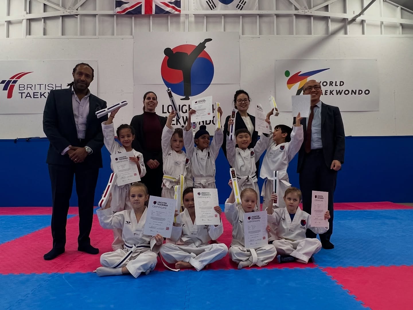 November Grading Success🥋🎉
Congratulations to all our students who levelled up this month and take the next step on their Taekwondo journey 🤩
#taekwondo #journey #path #grading #success #levelup #martialarts #achievement