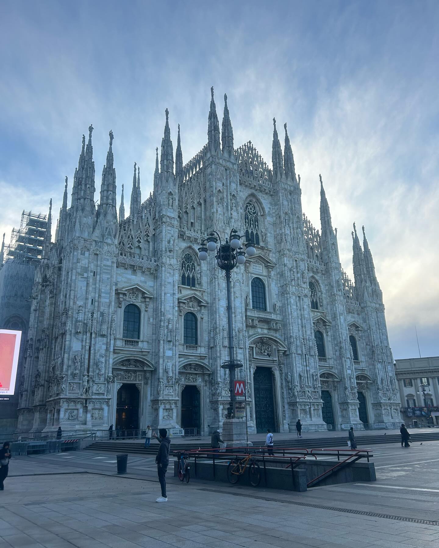 Saturday mornings in Milan feel quietly magical.
A simple walk becomes a reminder of why living in Italy feels so special.
#MilanLifestyle #WinterInMilan #SaturdayMorning #ItalianElegance #movingtoitaly