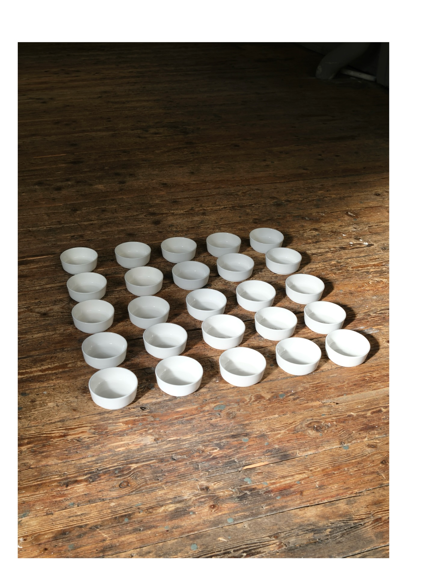 As part of the three-piece set,
the bowls bring balance and purpose.
Objects shaped for daily rituals and quiet hospitality.
Designed as signature room pieces for @widderhotel created in collaboration with @thelivingcircleofficial
Studio Sediment × The Living Circle
#designobjects #craftsmanship #ceramics #designprocess #zurich