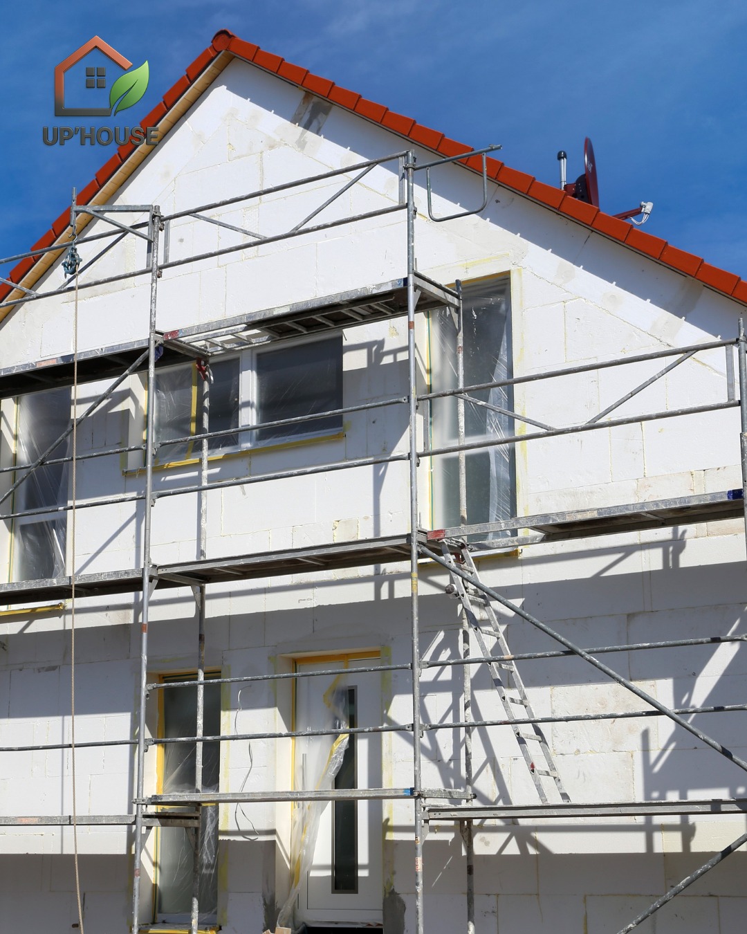 ✨ Votre façade = la première impression de votre maison.
Tâches, pollution, mousse… On redonne vie à votre extérieur.
Chez Up House :
✔️ Nettoyage façade
✔️ Traitement
✔️ Protection
✔️ Conseils d’entretien
👉 Une façade propre… et une maison valorisée.
#UpHouse #NettoyageFacade #RenovationFacade #NettoyageMaison #TravauxMaison #HomeCare #Habitat #Isere #RhoneAlpes #MaisonPropre #ArtisanLocal #AvantApres #RenovationGlobale