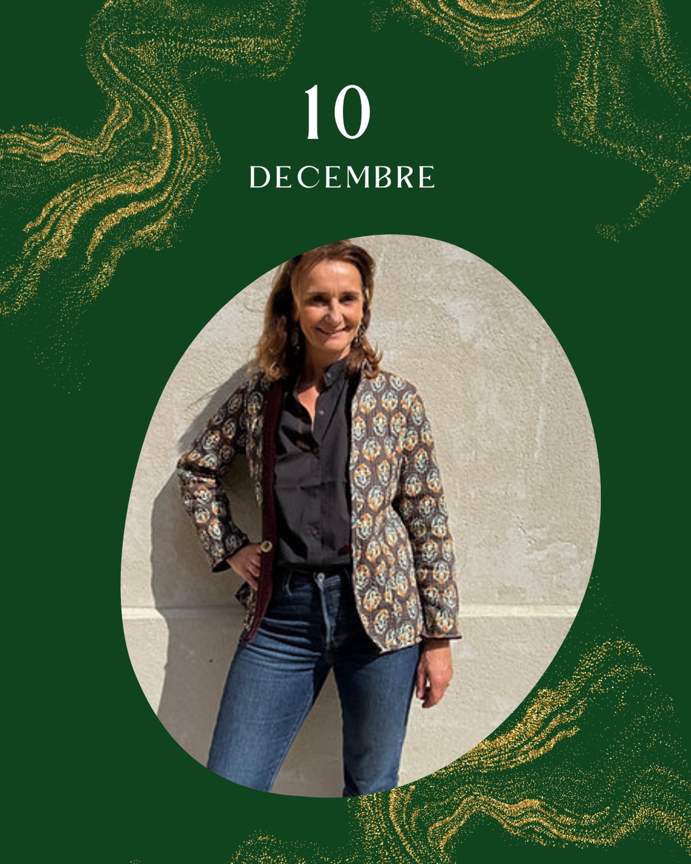 ✨ Jour 10 — La Veste Camargue ✨
Voici le look parfait du jour — tout en charme et authenticité avec notre veste Camargue.
🧵 Ce que j’aime dans cette veste :
• Un col officier raffiné pour une touche élégante, sobre et intemporelle. 
• Une coupe réversible : un côté velours doux et chic, l’autre côté en coton à imprimé bohème — deux styles dans la même pièce. 
• Des poches pratiques + une fermeture discrète, pour un confort facile à porter au quotidien. 
• Disponible en S, M, L pour accompagner toutes vos envies, que ce soit un look décontracté casual ou un style plus travaillé. 
📸 Et toi ? Comment tu porterais ta veste Camargue aujourd’hui — plutôt casual avec jean et bottines, ou version bohème chic pour une sortie ?
🛍️ Surprise pour Noël, notre veste mythique à 60€ au lieu de 80€ — parfait pour mettre sous le sapin 🎄
#ObjetsDesClos #Jour10 #VesteCamargue #ModeCamargue #StyleBohème #LookDuJour #SlowFashion