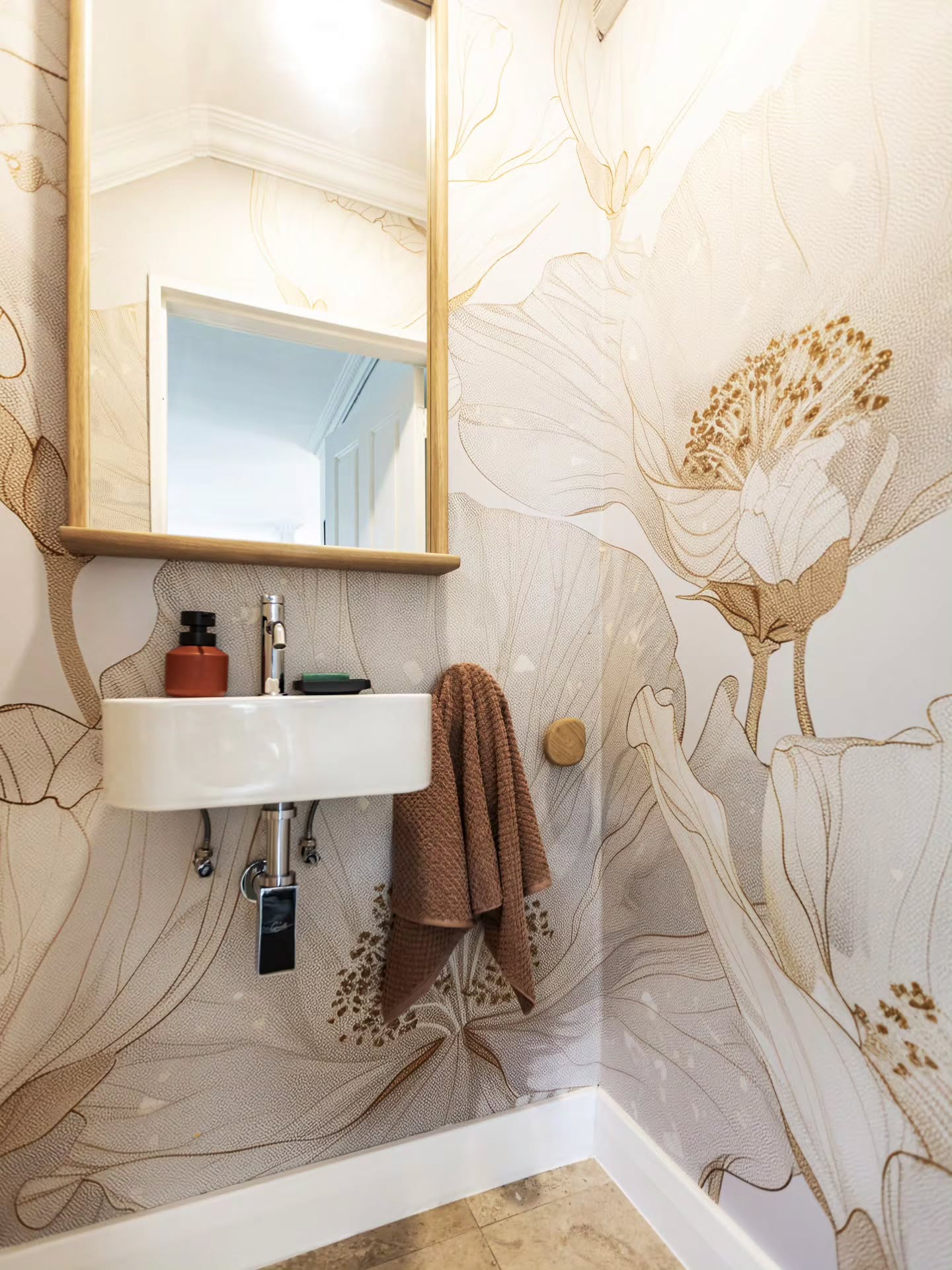 Transforming a small space with a big personality.
This guest WC comes alive with a stunning statement wallpaper — adding depth, charm and a touch of luxury in the most unexpected corner of the home.
Photo credit @madrabbott
#GuestWC #PowderRoom #PowderRoomDesign #WCDesign #SmallSpaceDesign #WallpaperInspo #WallpaperDesign #InteriorDetails #InteriorDecor #HomeDesign #HomeInspiration #InteriorInspo #DesignInspo #LuxuryInteriors #StatementWallpaper #InteriorStyling #ModernInteriors #HomeRenovation #DecorInspiration #BeautifulSpaces #camiinteriors