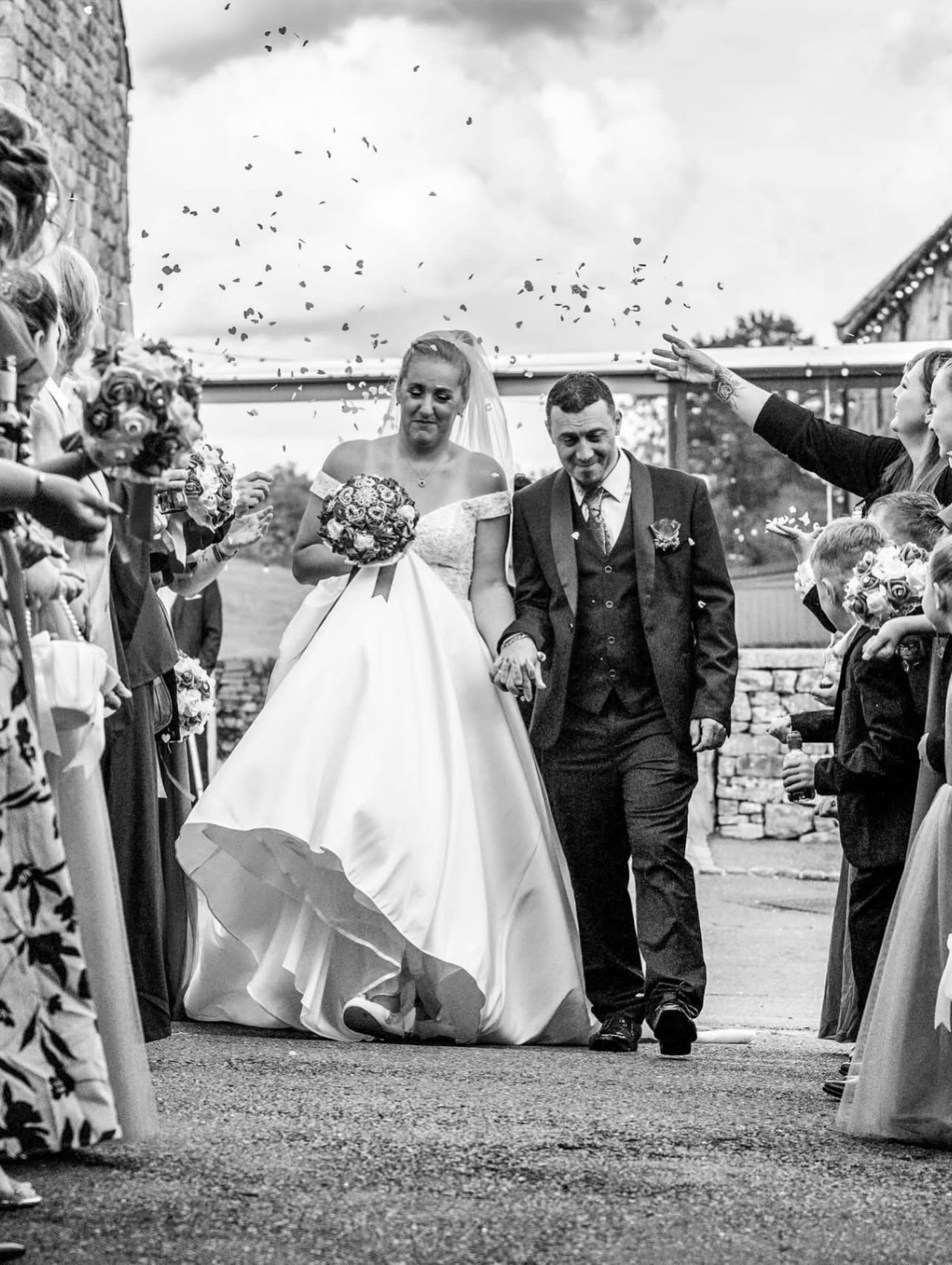 ๐ค Sarah ๐ค
Sarah and Mark were married this autumn at @theashesbarns ๐ Sarah wore her mikado and lace ballgown from @essenseofaustralia and looked fabulous xxx
Sarah says, โthank you for my beautiful dressโ โฆ youโre very welcome Sarah, thanks for sharing your photos with us and we wish you both a lifetime of happiness xxx
Sarahโs suppliers โฆ
๐ธ Dan Basford and Sonia Wright
โ๏ธ and๐ Blush
#thebridalloungenewcastleunderlyme #staffordshirewedding #staffordshirebride #theashesbarns #essenseofaustralia #realwedding #realbride #brideandgroom #mrandmrs #newlyweds