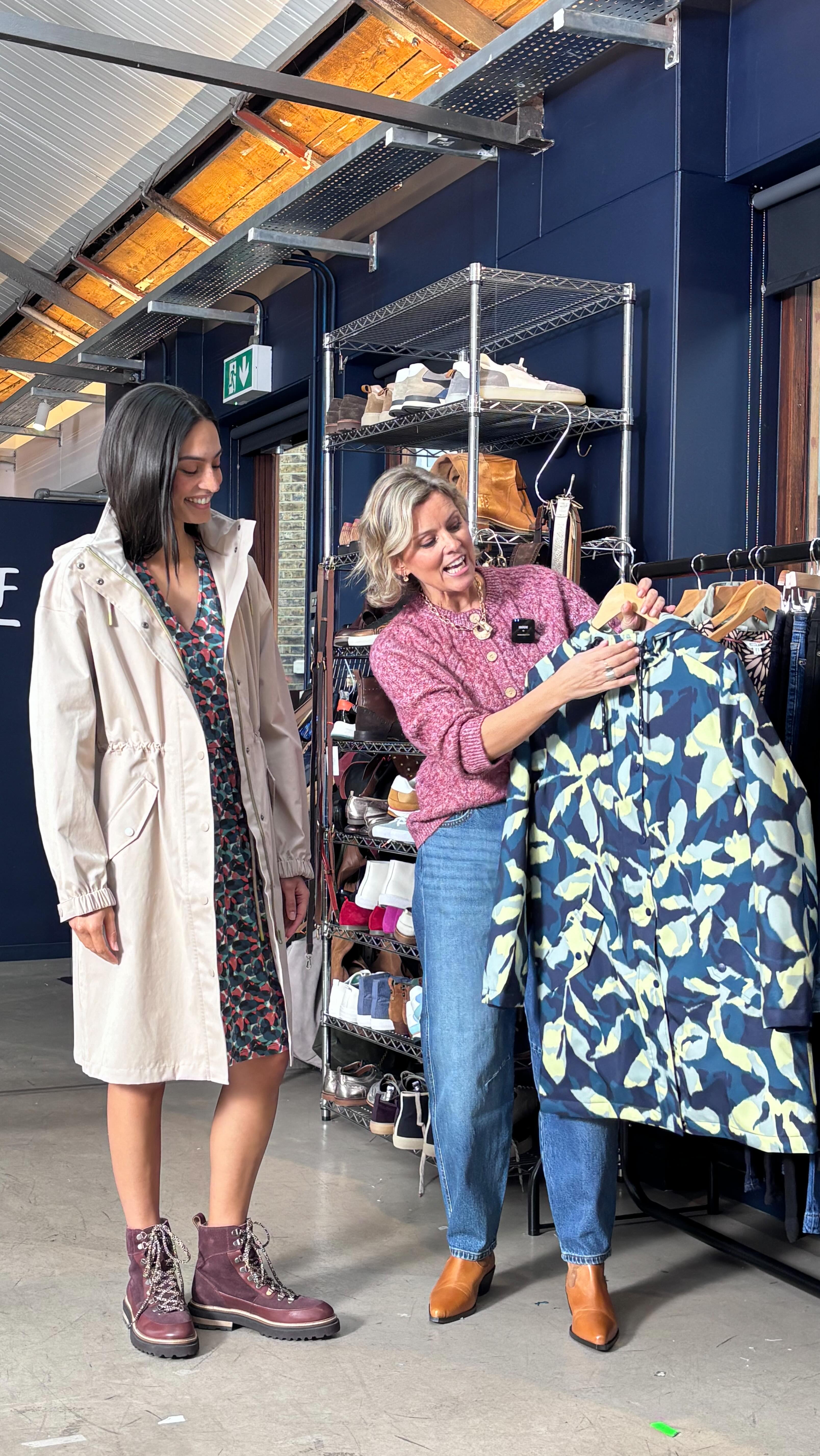 Another great day filming with @whitestuffuk showcasing favourites from the new collection and winter styling ideas!
Love working with such a great team and a big shout out to @kenny_makeup for transforming me and @serenafathers for bringing the outfits to life and being a joy to work with!
#fashionstylist #presenter #content #socialmedia #stylist #livepresenting #whitestuff