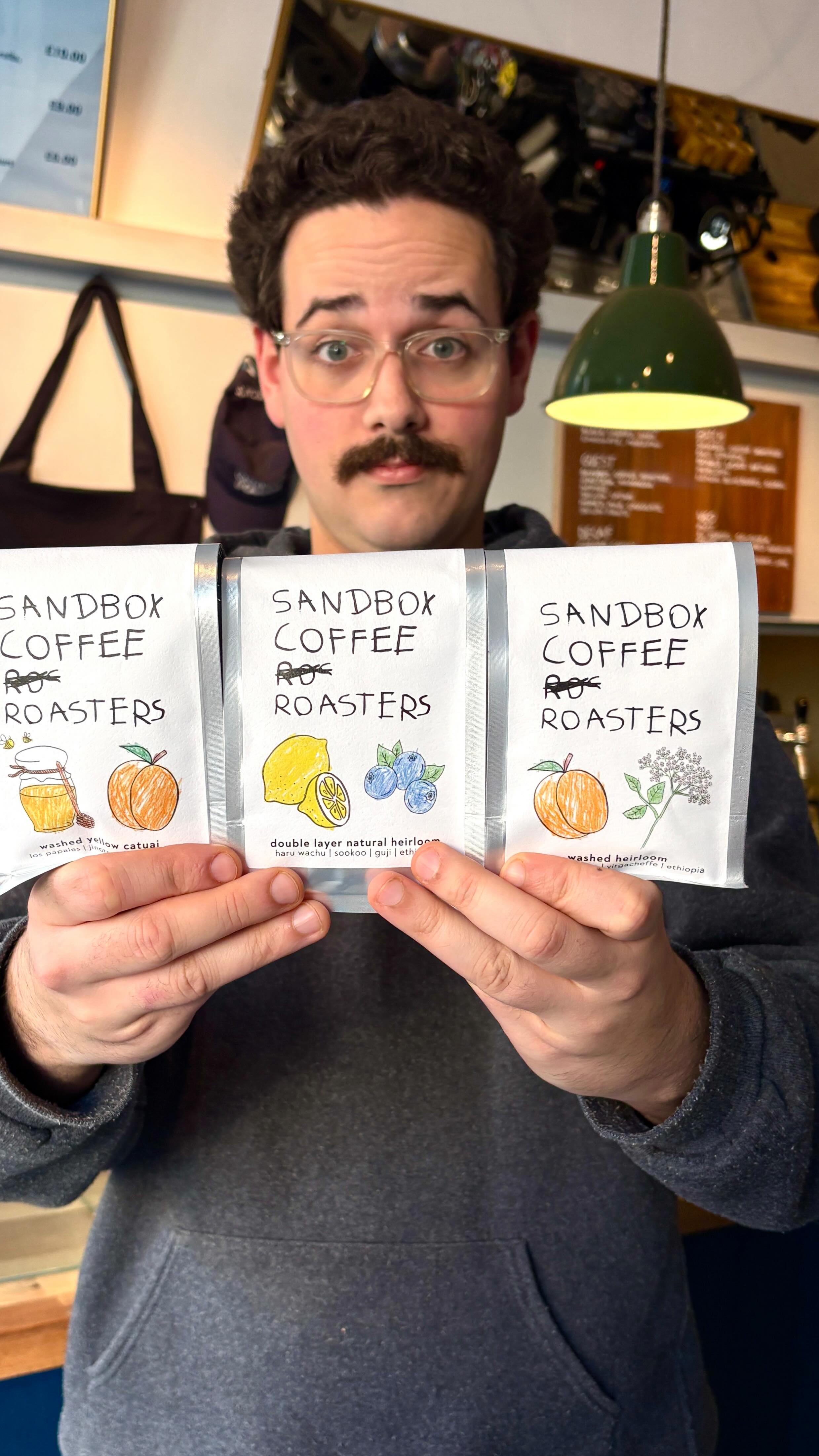 We’ve got @sandbox.coffee on‼️ it’s playful coffee, so make sure you don’t miss out. Deets below:
Guest
Jinotega, Nicaragua
Washed
Yellow Catuai
Honey, Milk Chocolate, Yellow Fruits
Batch
Guji, Ethiopia
Double Layer Natural
Heirloom
Lemon, Blueberry, Floral
