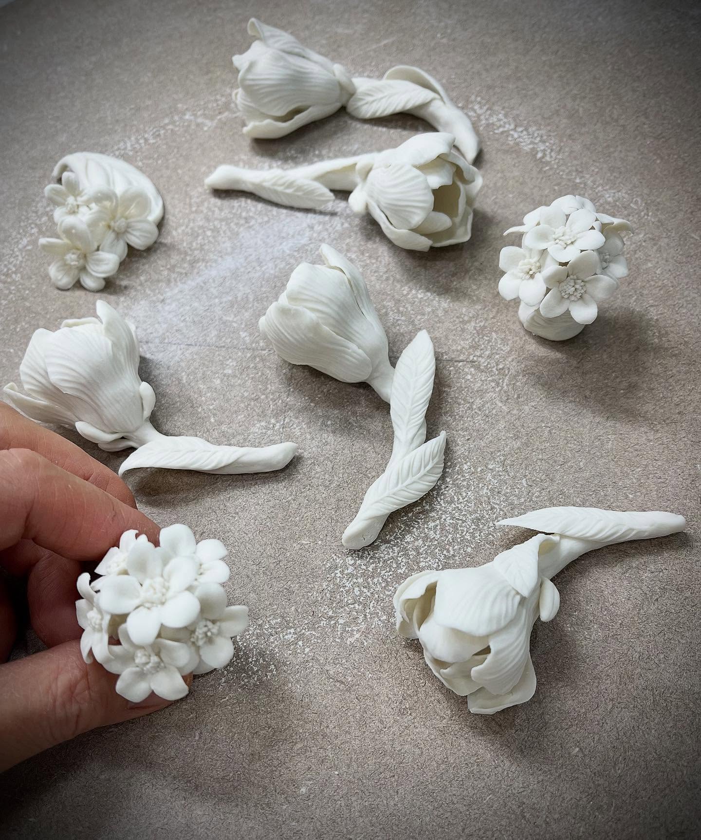 Gradually getting ready for our Open Studio on 7 December @chocolate_factory_n16 These small porcelain pieces will be there too, along with a selection of vases and bowls decorated with sprigs.
Winter Open Studios at the Chocolate Factory on Sunday 7 December 2025 |
11am-6pm
Free Entry / Family welcome
My work this year includes a collection of handmade porcelain objects and very small pieces created especially for this event.
The Chocolate Factory N16 is home to 27 studios of artists and makers working around a leafy courtyard — a truly inspiring creative community that I feel very fortunate to be part of.
Come and explore 27 creative studios showcasing ceramics, painting, textiles, and more. Meet the artists, tour their workspaces, and discover unique handmade pieces — perfect for the winter season.
We’ll also have a Winter Pop-Up shop
with delicious Japanese food @drumsco.london - Vegan Inari Sushi, Prawn Tempura Sushi Rolls (Gluten Free), Vegan Oden( Vegan& GF) and Hot Green tea
Address:
The Chocolate Factory
Farleigh Place, London N16 7SX
#porcelain#handmade#leaf#flowers#creativestudios
#thechocolatefactoryn16
#dalston#dalstonkingland#eastlondon#communityofcreators #hitomihosono #hitomihosonoceramics