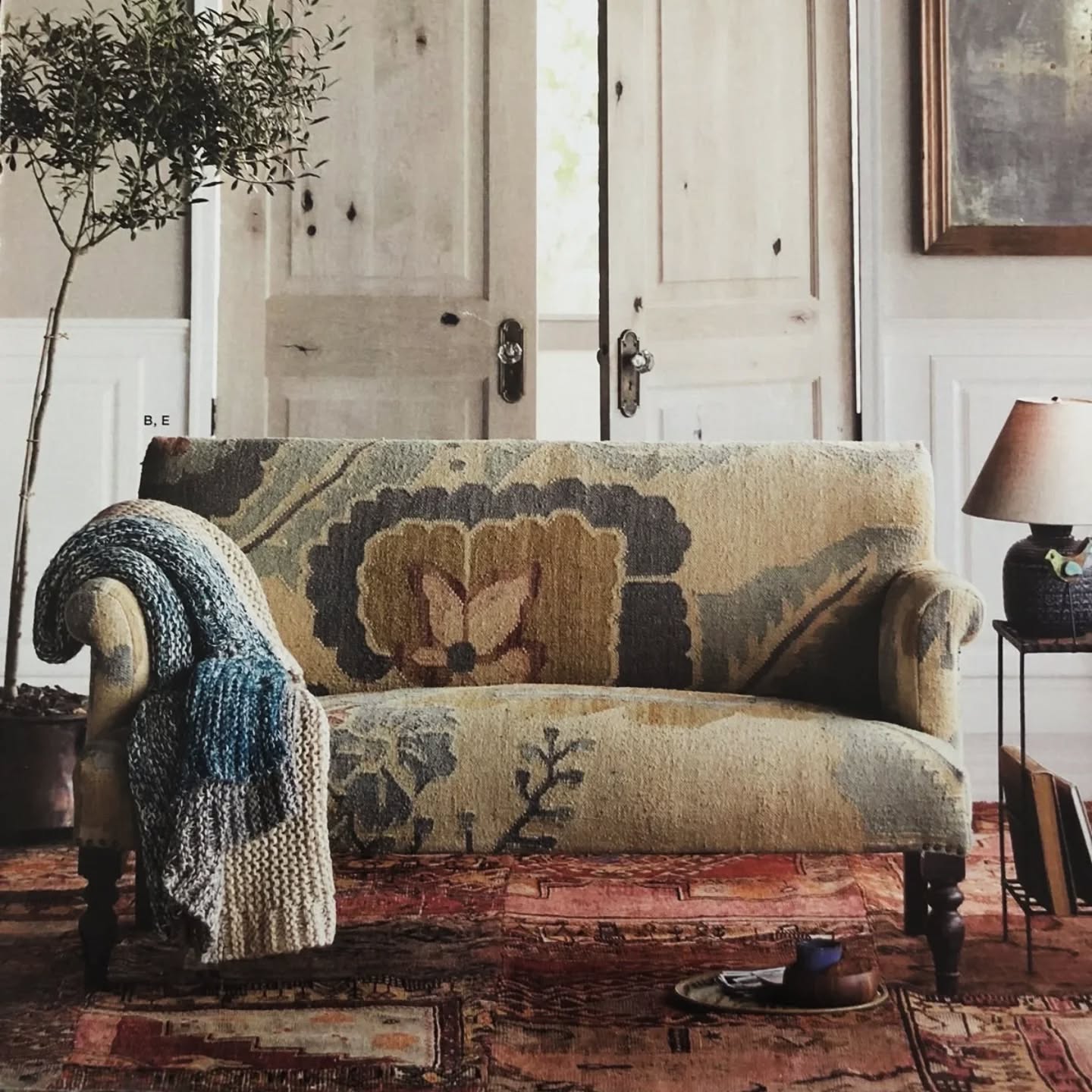 When a well-loved rug shows a hint of age—maybe a mark, maybe a bit of wear, don’t toss it, reimagine it as upholstery.
Here it grounds this rustic European setting with patina, character, and quiet luxury. Proof that true elegance is always a little storied.
#RepurposedDesign #QuietLuxuryInteriors #PerfectlyImperfect