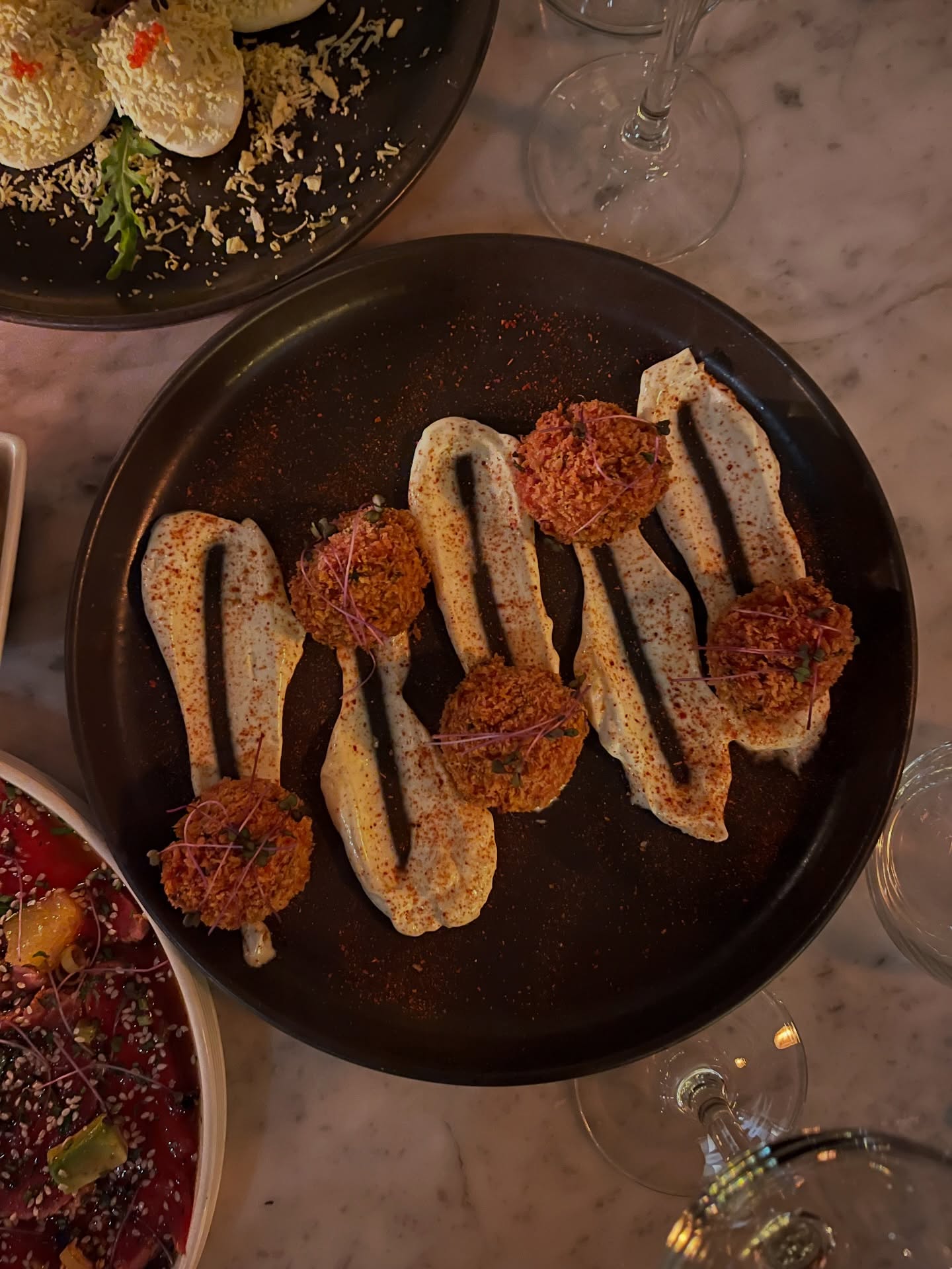 Nos accras de crevette, c’est l’entrée parfaite : gourmande et à partager ! 😋 #marrakech #restaurantmarrakech #marrakeshtestaurant #finefood #frenchfood