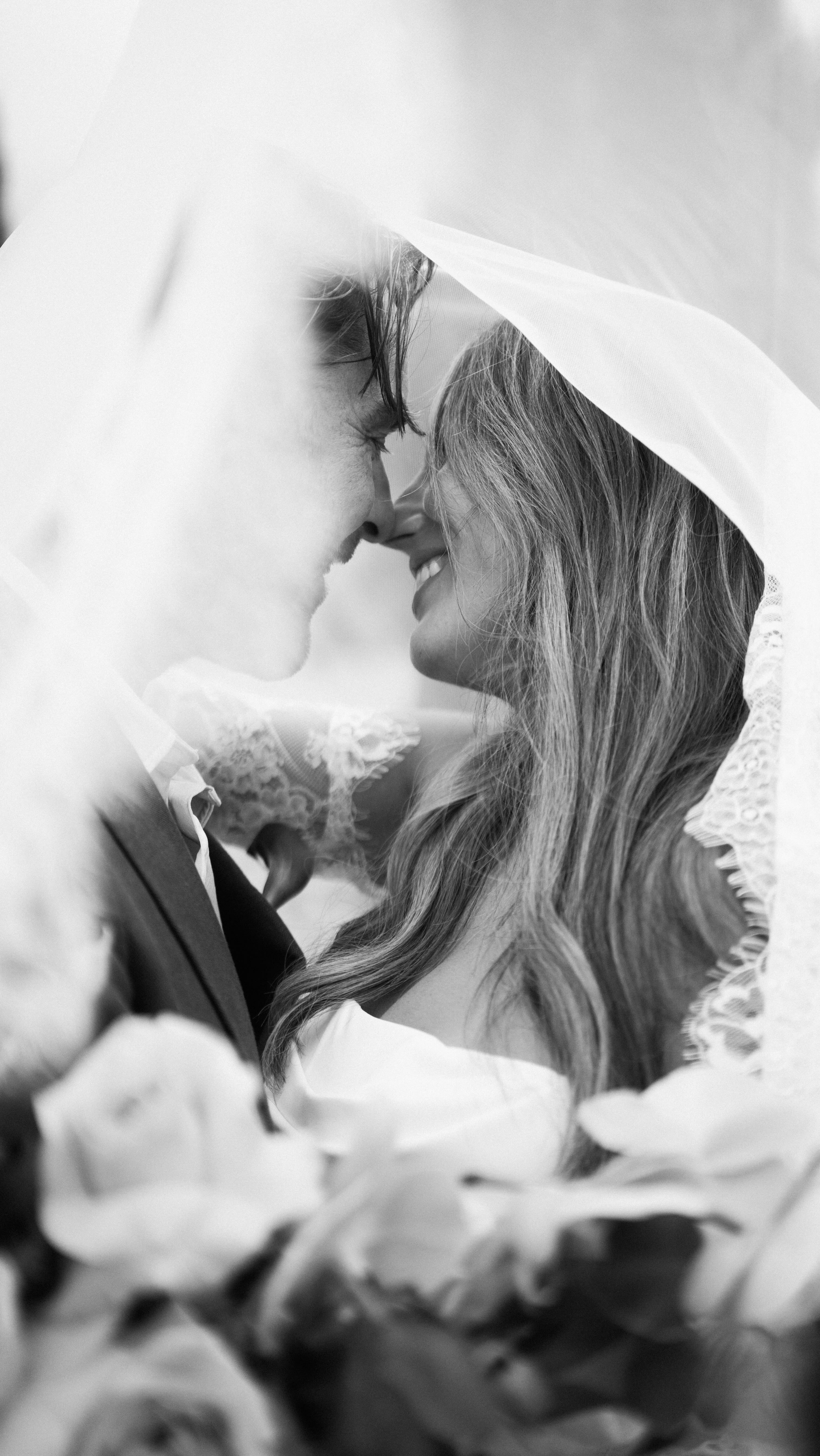 When you let us guide you, when you allow yourselves to simply flow with us and with whatever the day brings (even a storm) the magic still finds its way.
Kayleigh & Ethan got married under relentless rain, yet they chose to pause, breathe, and fully enjoy their day.
All it took was a brief break in the clouds… and beauty revealed itself.
@masia_cabellut @creative_and_love @ramsnroses @djmarvin @unapizza.foodtruck @gintoniccat @match_pro_events @kayleighr93x @hawkingsethan
#destinationwedding #luxuryweddings #luxuryweddingphotographer #luxuryweddingvideographer #spainwedding #barcelonaweddings #bodasbarcelona