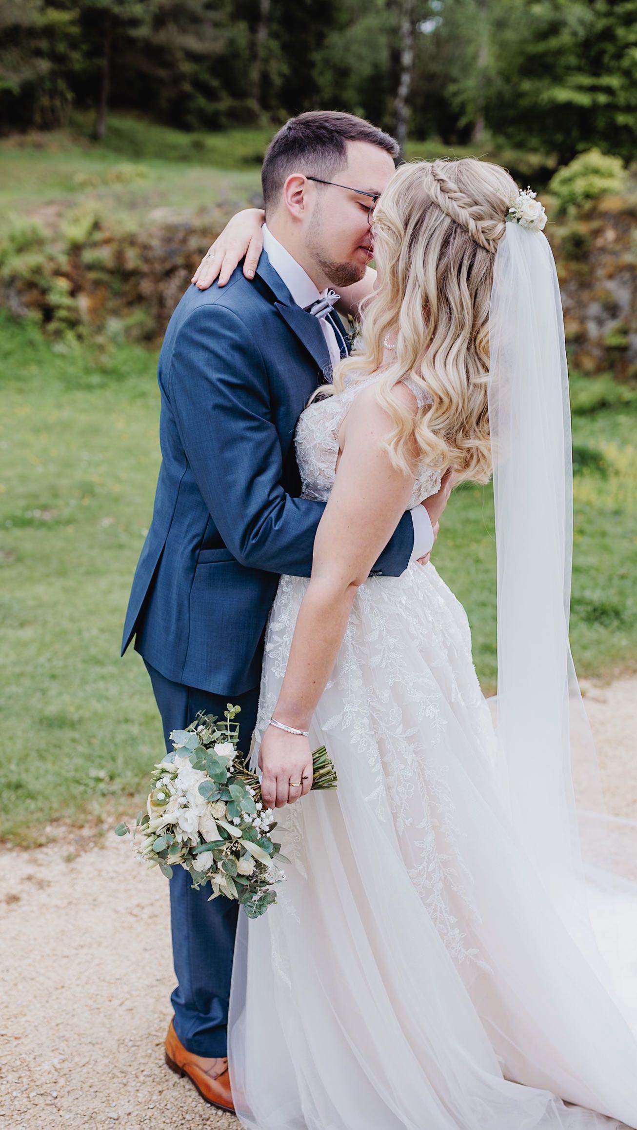 Eine Kamera macht kein Bild.
Es ist das Gefühl für den Moment.
Für Licht. Für Nähe.
Und genau das macht den Unterschied. ✨
Habt ihr Lust, eure Momente genauso festzuhalten?
Dann schreibt mir gerne – ich freu mich auf euch. 🤍