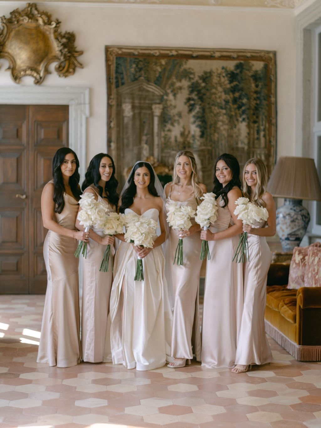Bridal moments, beautifully framed: laughter, love and lifelong friendships, with her leading ladies by her side, moments before forever begins...
Perfect bride: @_danielle.nichole_
Planning & Design: @daisyamodioevents
Venue: @villa_balbiano
Florals: @larrywalshe
Photography: @katiejulia_