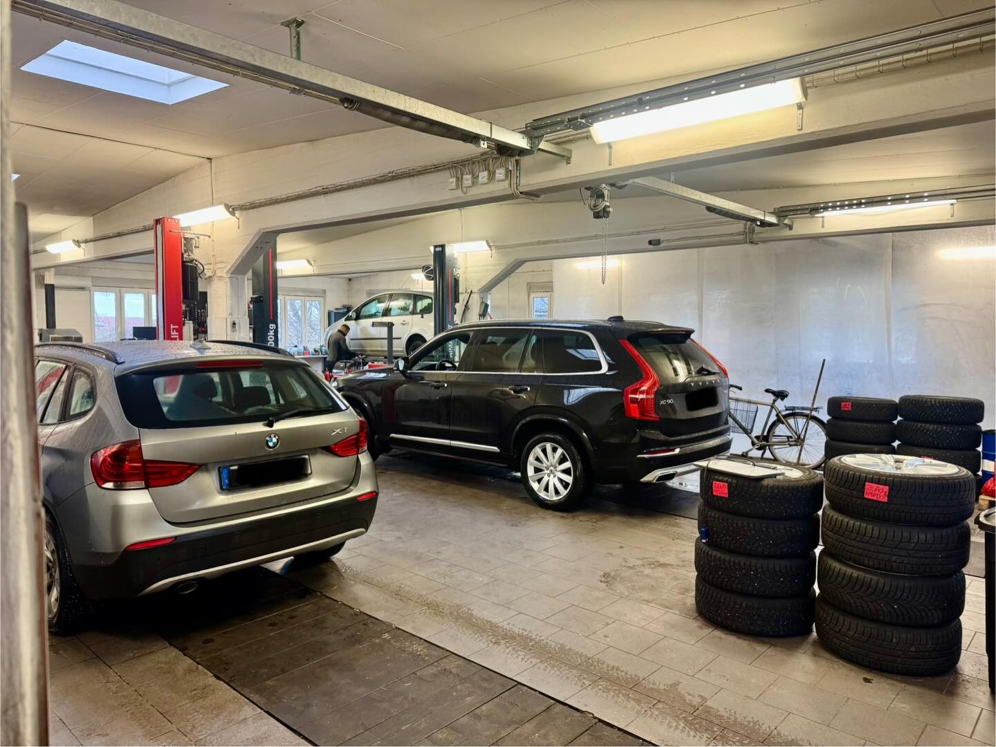 Snökaos ute och full rulle i verkstaden idag.
Vi gör vårt bästa för att hålla allt rullande trots vädret 😃 ⛄️.
Allt gott & kör väldigt försiktigt önskar vi ifrån Verdex.