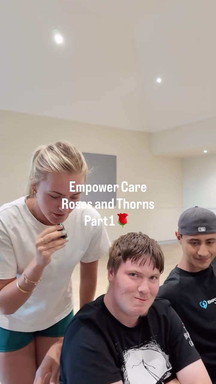 Every Tuesday in our Friends program, we finish dinner with a little reflection ritual 🌹
We each share:
🌹 Two “roses” – good things from our day or moments we enjoyed
🌵 One “thorn” – something that was a bit hard or not our favourite