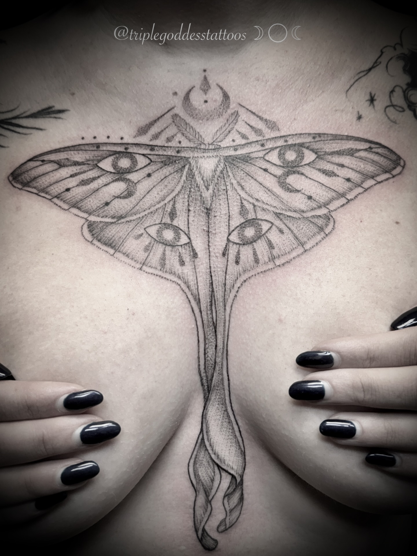 Created a fun Luna moth with some evil eye protection symbols for a lovely soul. Thank you to the loveliest client.
-
#triplegoddesstattoos #lunamothtattoo #lunamoth #mothtattoo