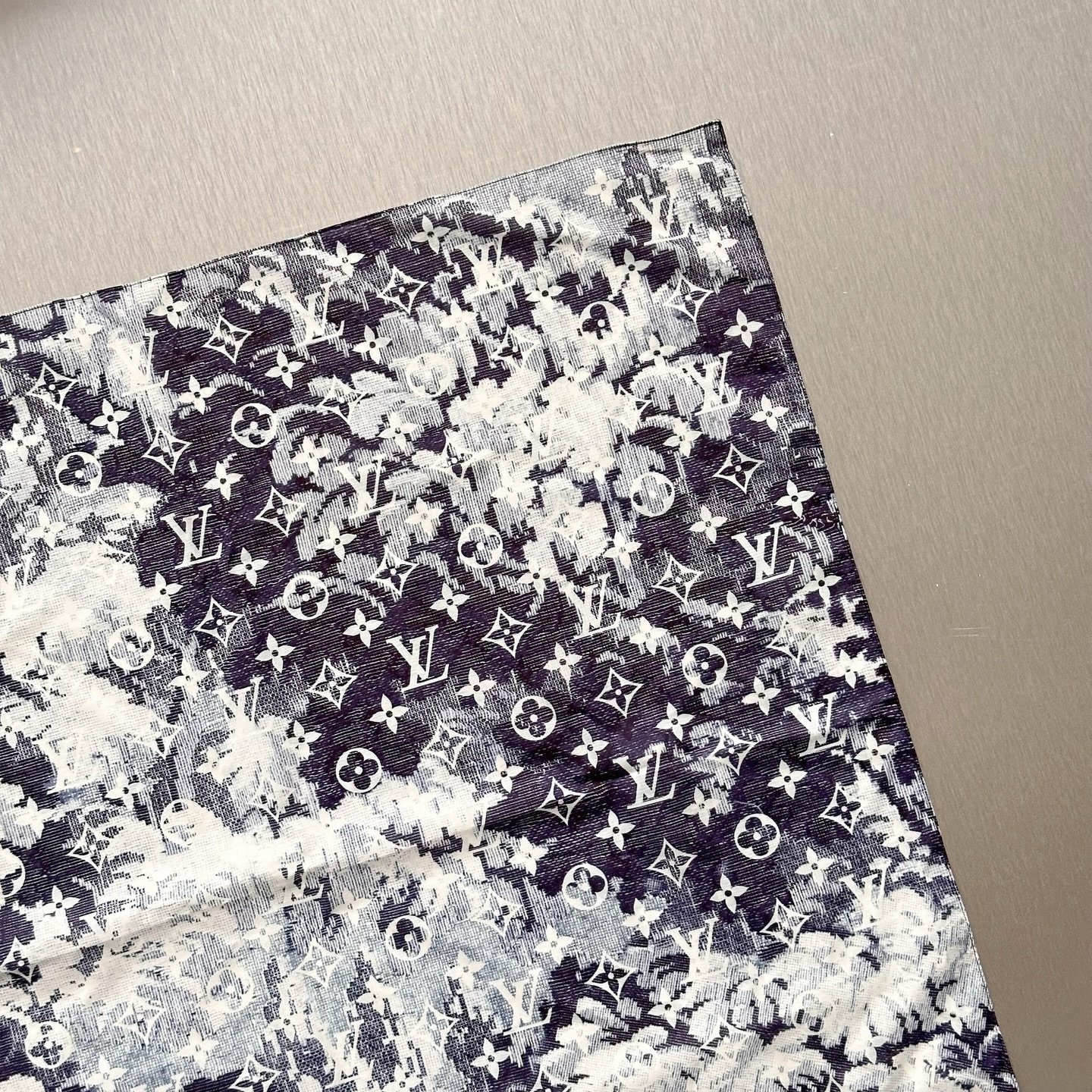 A refined blend of style and craftsmanship â the Louis Vuitton Tapestry Accessory Set in Navy Blue features the iconic Monogram pattern reimagined in a textured, elegant finish. A timeless LV collectible that elevates any look.
For more information, please refer to the website link provided in the bio.
Listing no: UK 3142
Opuluxe.sg is not affiliated to the brands featured. We are an independent consignment platform of authenticated luxury products. All trademarks and copyrights remain sole property of the brands.