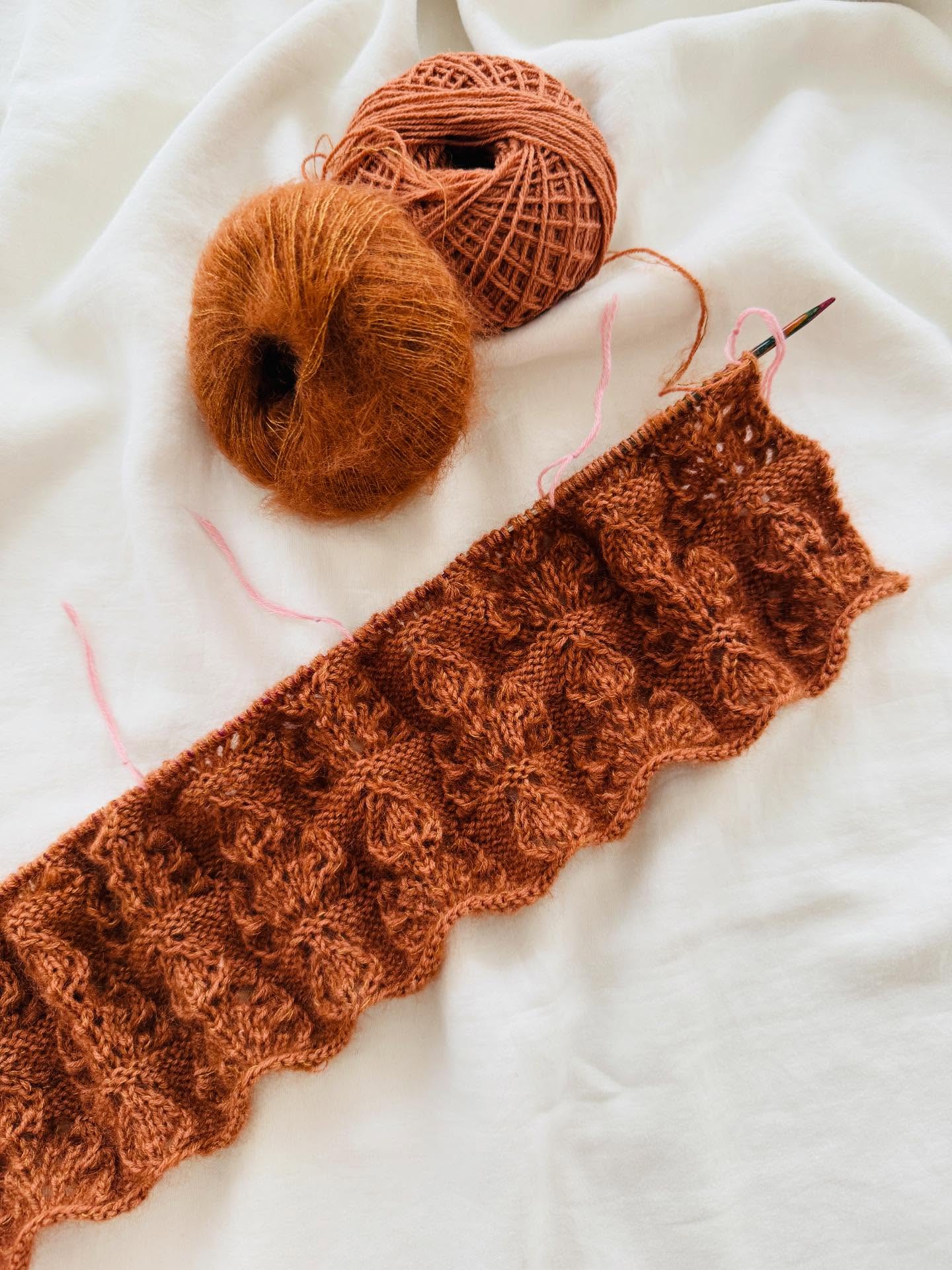 Bonjour and happy new week! In case you are following my stories here on IG, you might have already noticed that I have cast on a new member of the Pierre Family a couple of days ago: the #pierrecardigan - and I couldn’t love it more 🥰☺️
.
.
.
Pattern in progress by me: Pierre Cardigan
.
Wool: Soft Silk Mohair and Merino in the shade Copper by @knittingforolive
.
Advertising
.
#lace #laceknitting #stricken #strick #strickenmachtglücklich #strickenmachtsüchtig #strickenistmeinyoga #knitting #knittinglove #knittingaddict #knitknitknit #nevernotknitting #iloveknitting #handmade #slowfashionmovement #diy #diyfashion #knitter #knittersofinstagram #knittersgonnaknit #knitstagram #knitspiration #knittinginstagram #knittingismyyoga #tejer #strikking #tricoter #breien #strikk