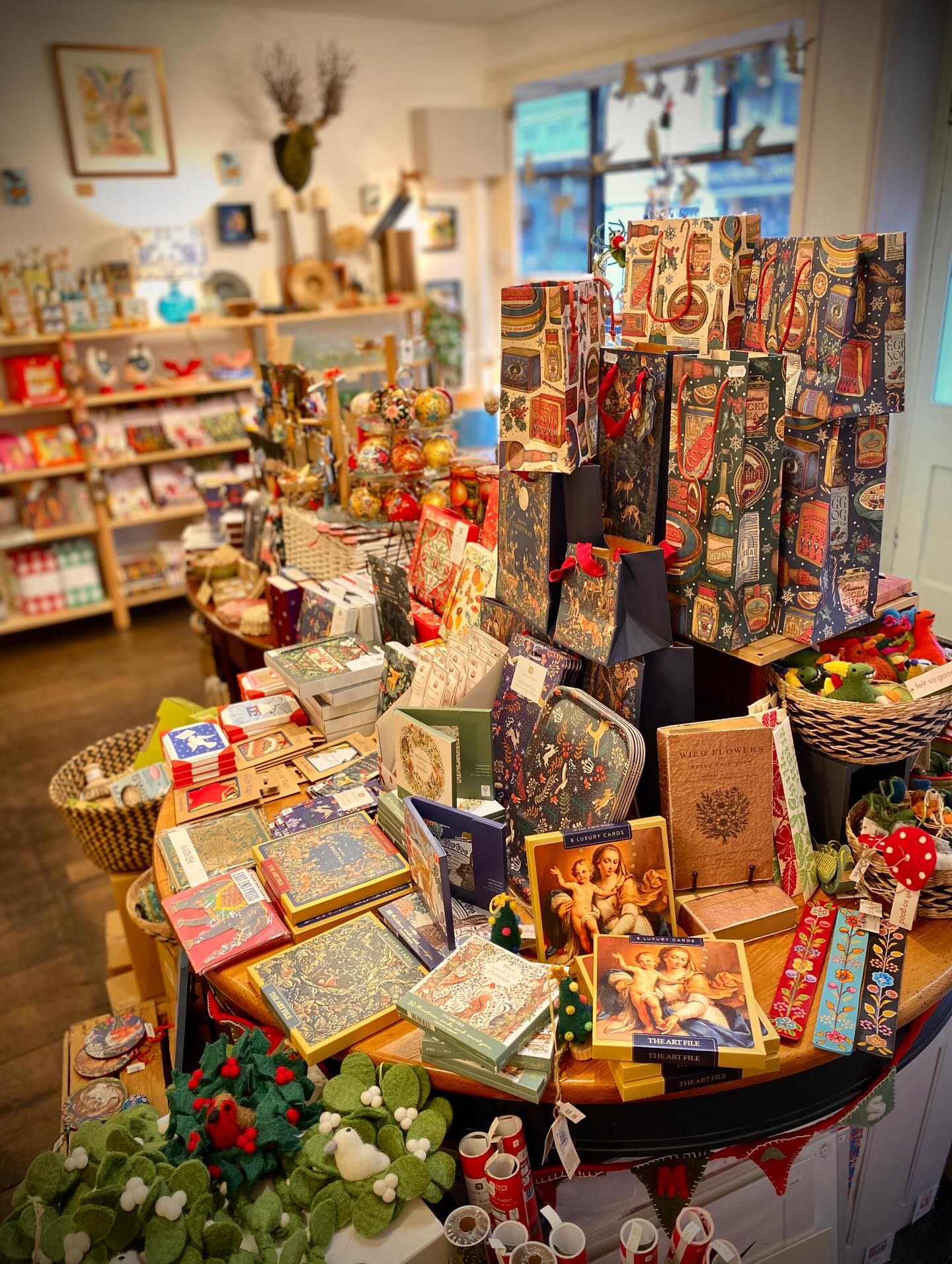 Gorgeous gift bags, Christmas card packs, festive napkins and baubles aplenty!
Pop in and get your supplies 🎅🏻
🌲🌔🌲
Swift Art & Design
18 High Street
Winchcombe
GL54 5LJ
O P E N E V E R Y D A Y
We are now open every day up to and including Christmas Eve!
10am-4pm (closing at 3pm on Christmas Eve)
#swiftwinchcombe #swiftcotswolds #shopsmall #shophandmade #shopindependent #supportindependent #swiftartanddesign
#winchcombeshopping #winchcombe #visitwinchcombe #winchcombecotswolds #winchcombechristmas #cotswoldchristmas #cotswoldchristmasshopping #christmasinthecotswolds