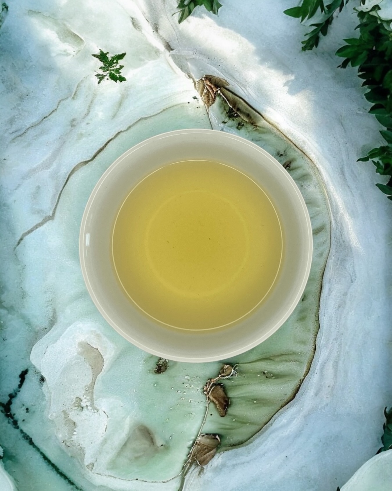 𝓣𝓮𝓪 𝓒𝓸𝓷𝓷𝓮𝓬𝓽𝓼. 🍃
A cup just for self —
part ritual, part comfort, part little joy in the middle of a busy day.
A heartfelt chat with someone close —
the kind where time slows down, and tea keeps the conversation flowing.
A cosy gathering full of laughter and stories —
music in the background, warm cups or chilled teatails in hand, no rush at all.
Or artistic or intellectual tea salon—
where creativity brews, inspiration pours and minds meet over leaves.
Tea holds space for it all.
It’s not just a drink — it’s an invitation. To come together. To be present.
What is tea to you?
A ritual? A comfort? A celebration?
I’d love to hear your tea moments.
#FormosaTeaCo #TeaConnects #TeaCulture #TaiwaneseTea #TeaRituals #TeaGatherings #TeaCommunity #OolongTogether #teablogger #londonteashop