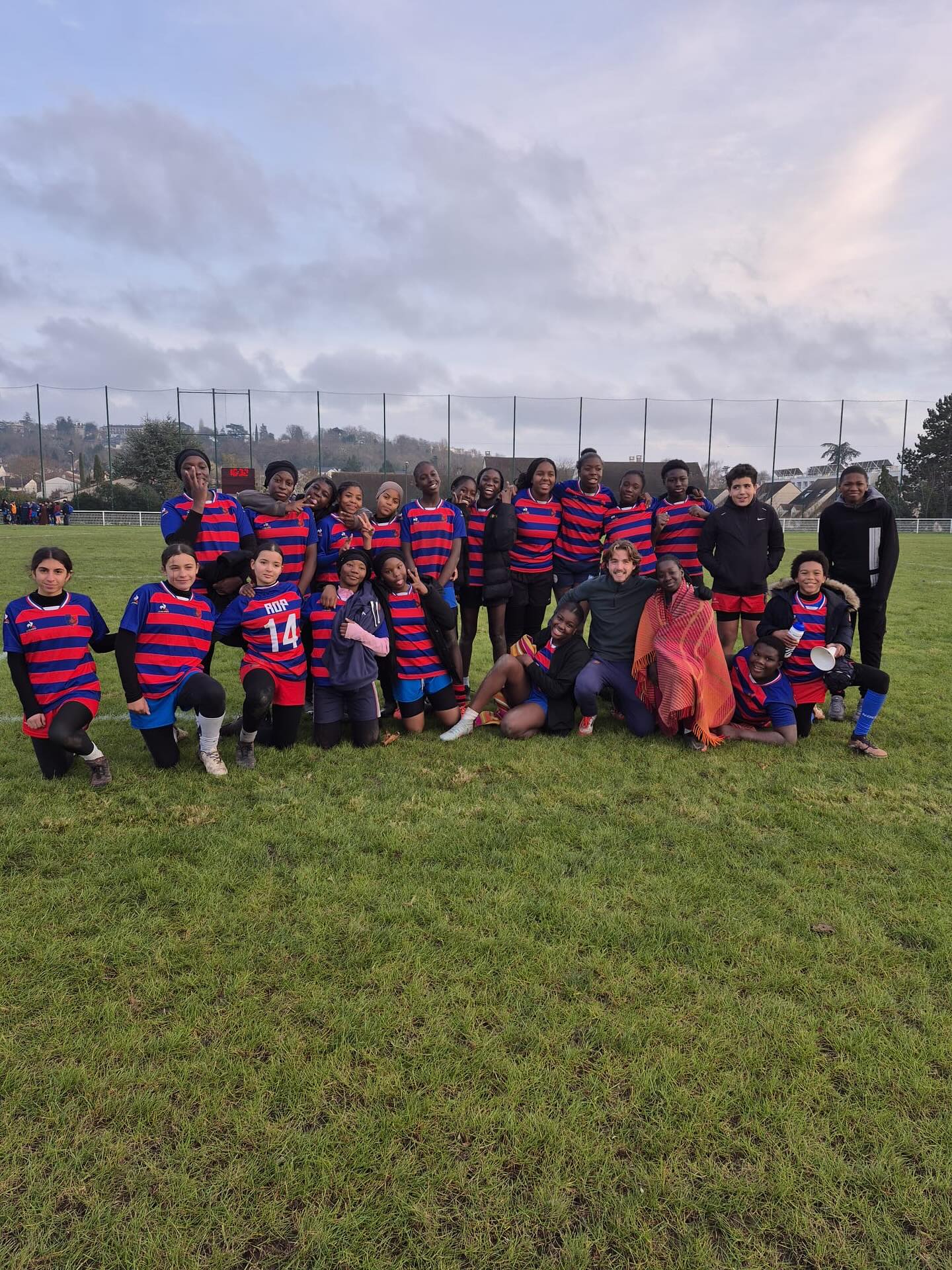 📸 Photo d’équipe de nos minimes,
qui ont brillamment remporté leurs deux matchs ce week-end !
Une photo de notre équipe de touché, qui termine 5ᵉ de leur tournoi.
Bravo à eux 🏆