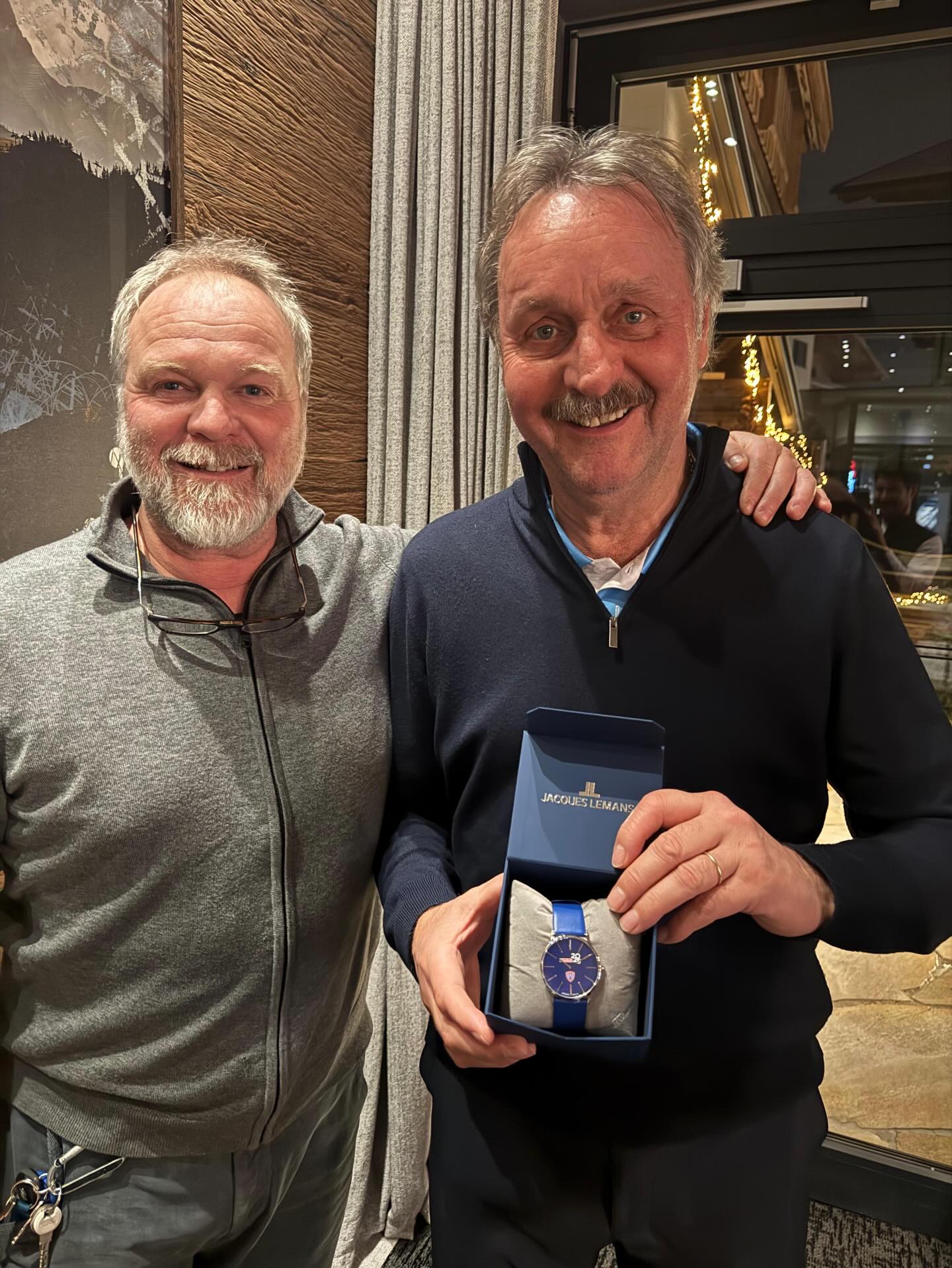 Unser Obmann Fritz, gratuliere @pneururer, unserem langjährigen Freund, zum 70iger! Lieber Peter, viel Gesundheit und Glück für die nächsten Jahre! 🎊🤩🎉