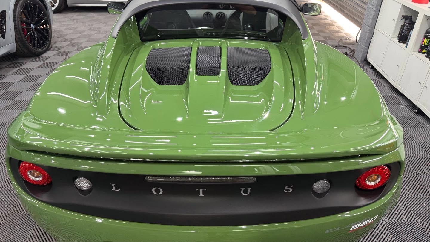 Beautiful Lotus Elise 220 sport which we machine polished and ceramic coated.