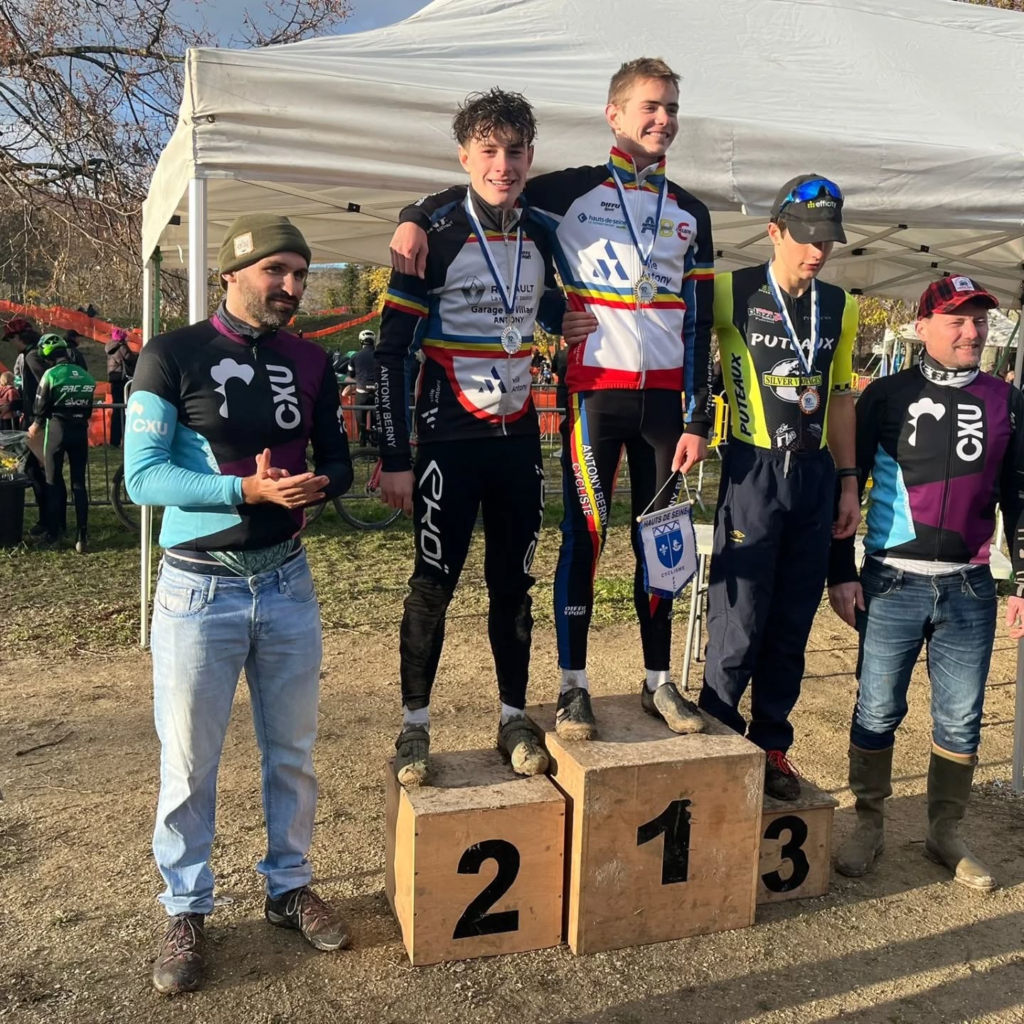 #ABCchampionnat92CX 🟦🟨🟥
Le Cyclocross de Gennevilliers était le support du Championnat Départemental 92.
👍 Bravo à tous les jeunes antoniens qui ont porté haut les couleurs du club.