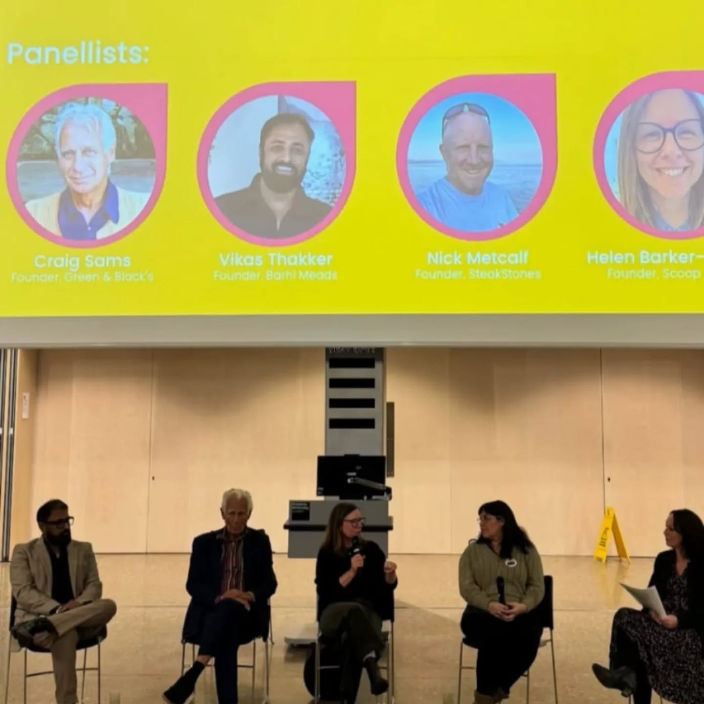 Seizing the moment!
Yesterday evening I was invited to the @kingstonuniversity to share a tasting table of our homemade hummus at the Food & Drink Business Panel. Just 20 minutes before the event began, they asked if I’d be willing to step in as a speaker due to a last-minute cancellation and of course I said yes! 😊
Thank you, Kingston University, for giving Chickpeas a chance and for the incredible opportunity to share our story on your platform.
A special thank you to Helen, the founder of @scoop.waffle in Hampton, for helping me spread Hummus and smiles 😊
#panel #kingstonstudents #localbusinesse #businesswoman #kingstonuponthames