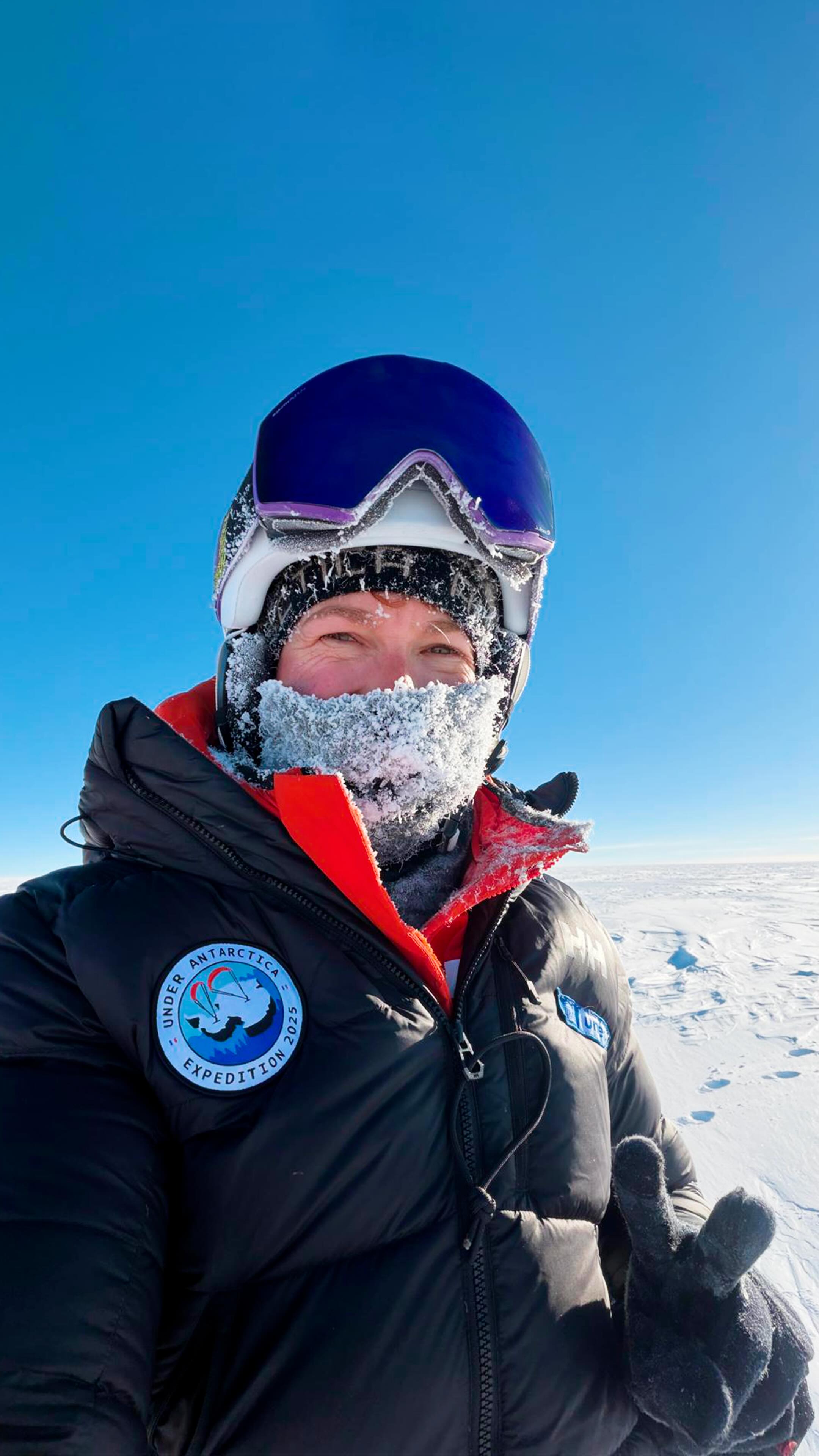 Under Antarctica expedition has already started! 🇦🇶
As the most dedicated among you already know, we’re currently on our way to attempt a 4,000 km kite-ski crossing of Antarctica.
But you’ve only seen the beginning… Over the next few days, you’ll discover everything that has happened so far!
In this video, we’re at Novo Air Base — a huge logistical hub serving the Chinese, Japanese, Indian, Belgian, Argentine, and Russian scientific stations.
It’s the start of the season: a buzzing atmosphere, constant back-and-forth, preparations everywhere, and passionate discussions at all hours.
⛽️ We started by preparing and conditioning our fuel.
📦 Next step: playing Tetris to load all our food into the pulkas.
📡 We’re using these few hours to fine-tune our two radars, now that we’re finally on real Antarctic ice.
❄️ And little by little, our reflexes return — facing the cold, the wind, the light!
🛰️ We’ll be sharing daily updates from the field right here!
🔔 Subscribe to follow the preparation and experience the Under Antarctica expedition live!
#UnderAntarctica #Antarctique #Science #Expedition