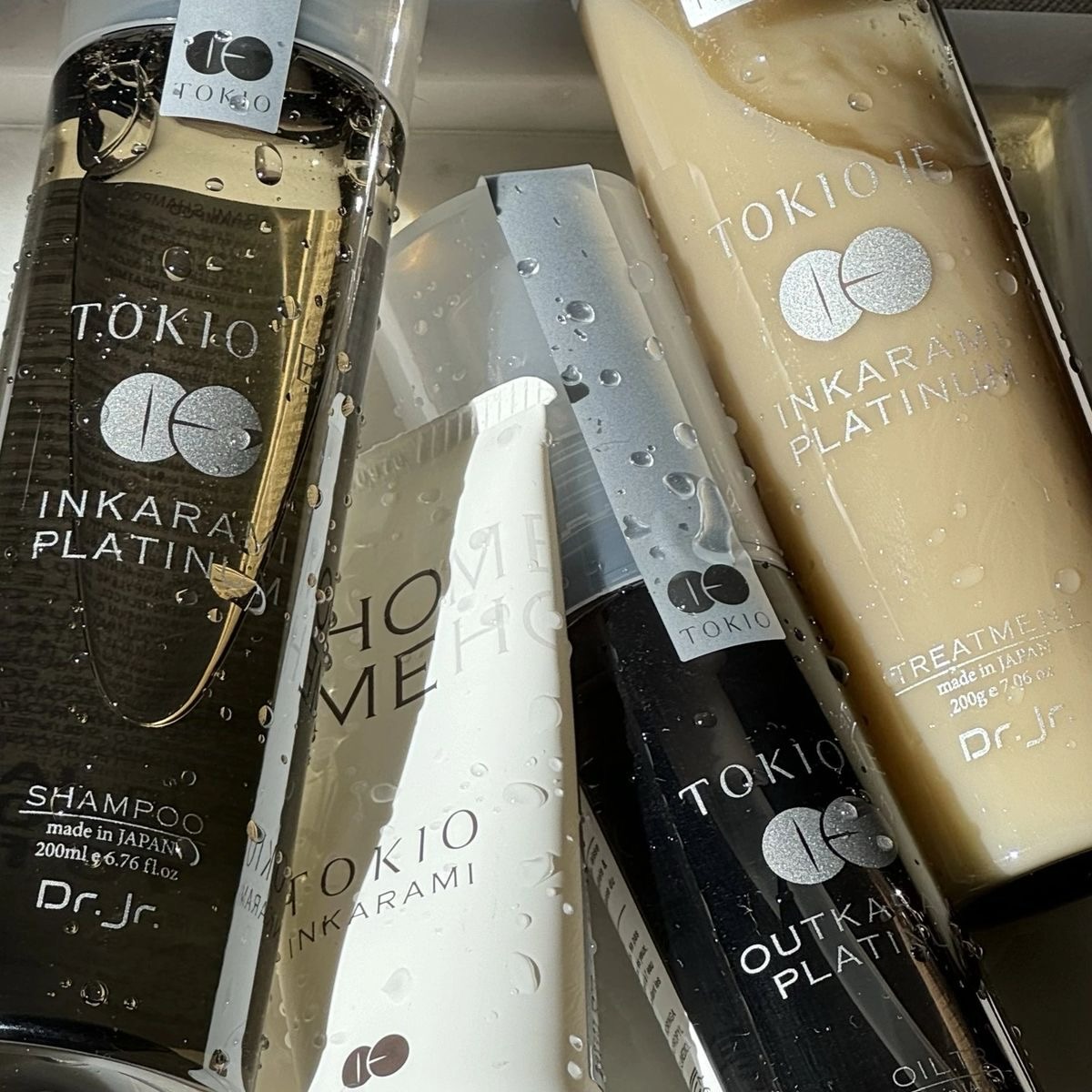 Des cheveux nourris, reconstruits, transformés.
TOKIO INKARAMI, c’est la promesse d’un soin pro qui repare en profondeur — et se voit.
Adopté en salon, disponible chez Glam Corner Store.
#TOKIOInkarami #haircarepro